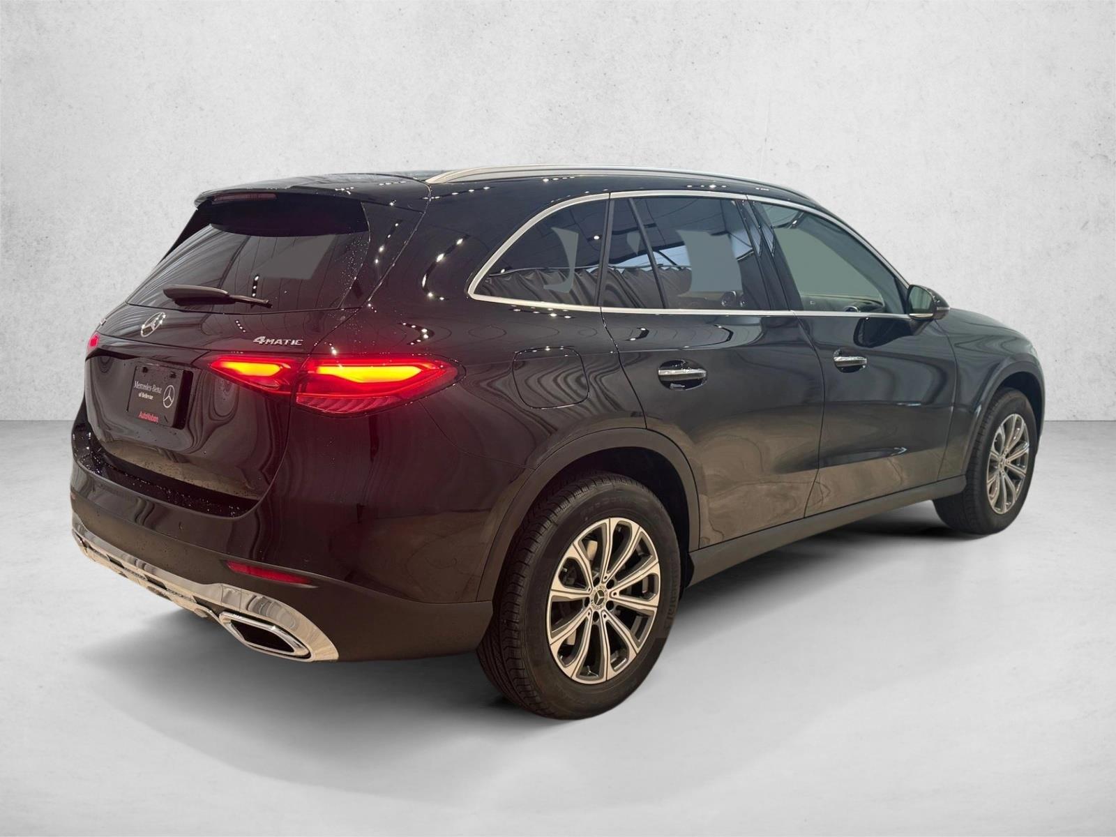 2025 Mercedes Benz GLC 300 4MATIC photo 2