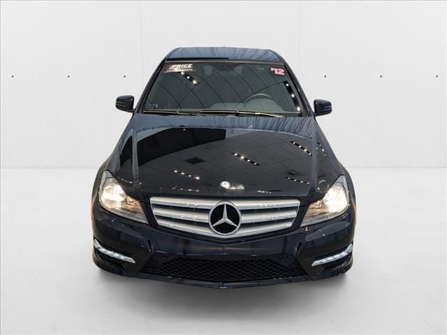 WDDGF8BB5CR200064