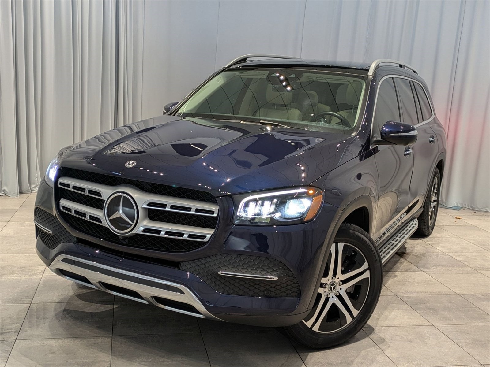 2021 Mercedes-Benz GLS GLS450's photo