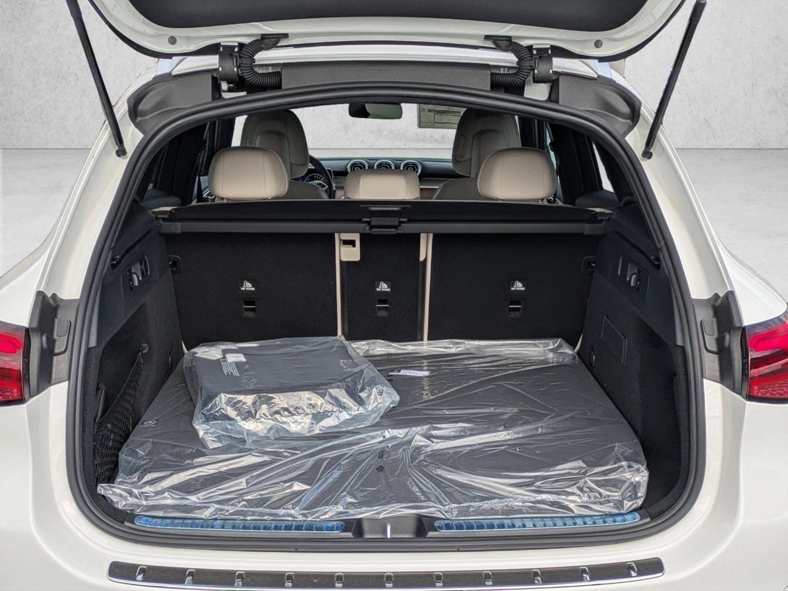 2026 Mercedes-Benz GLC Base - Photo 6
