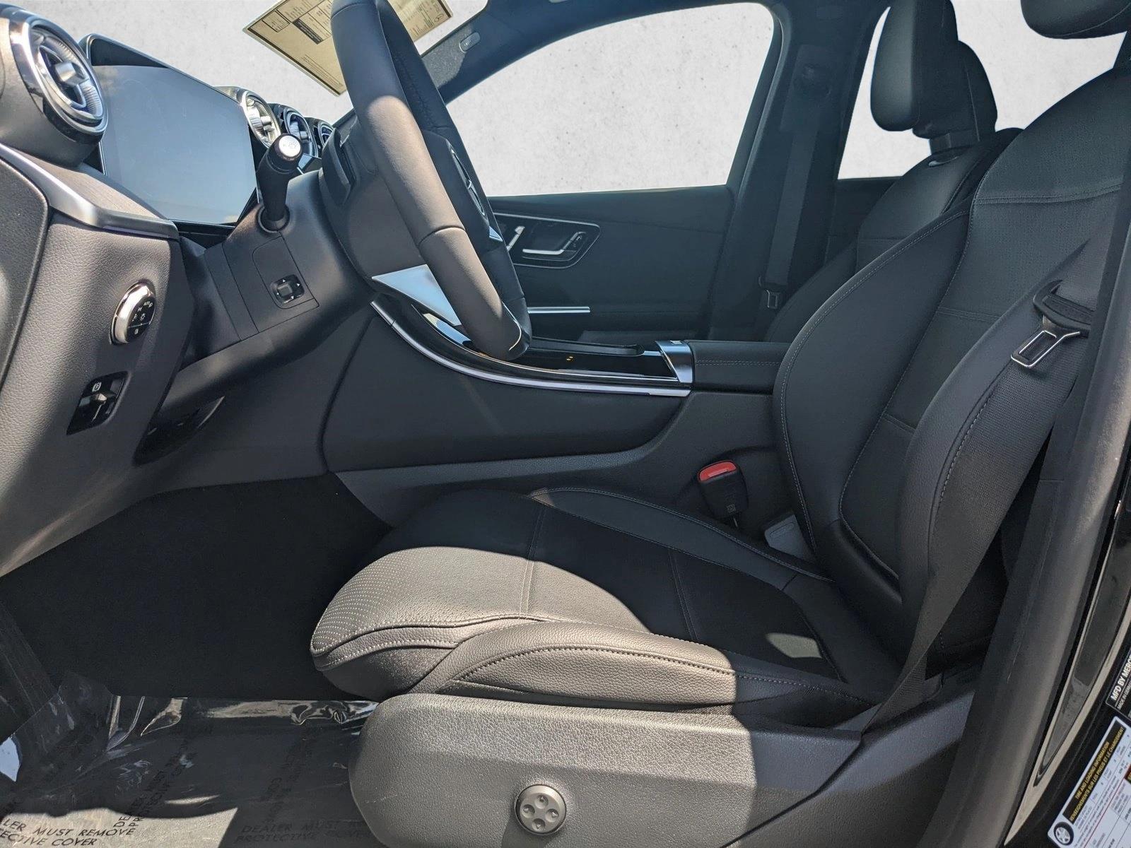 2025 Mercedes Benz GLC 300 4MATIC photo 4