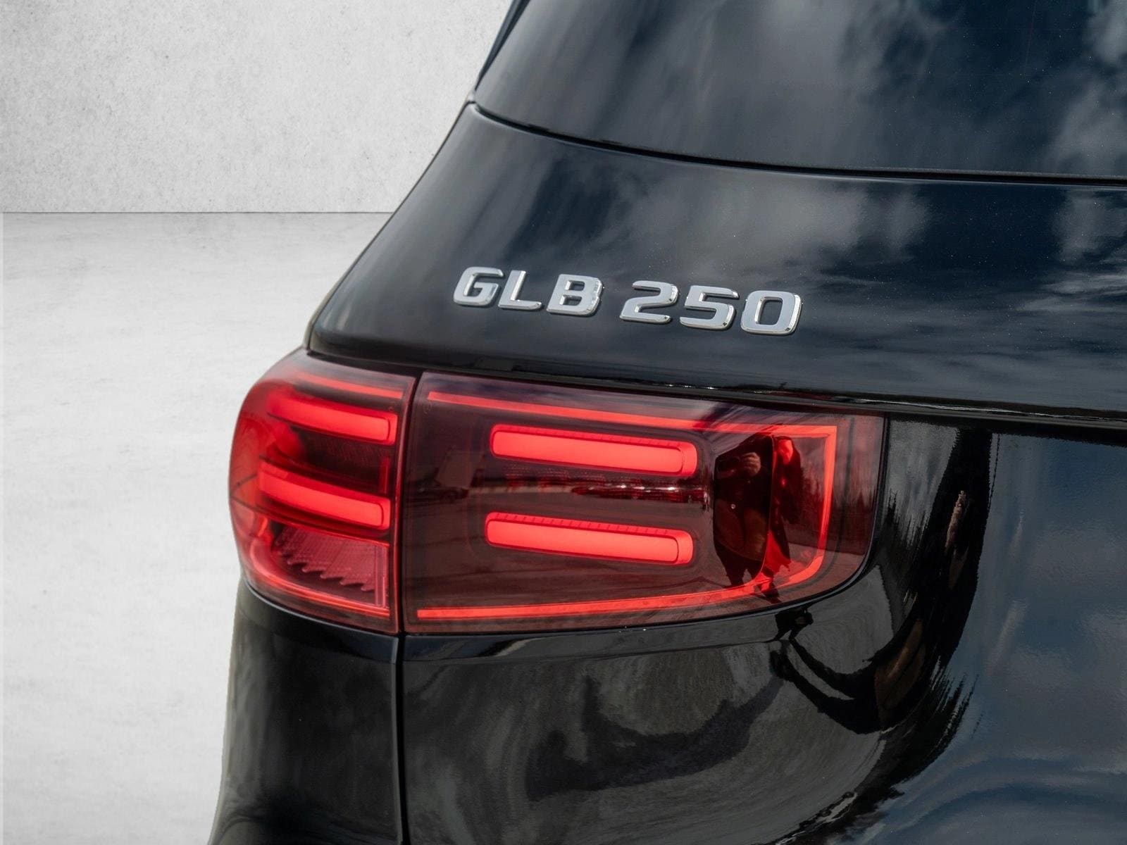 2026 Mercedes-Benz GLB GLB 250 - Photo 9