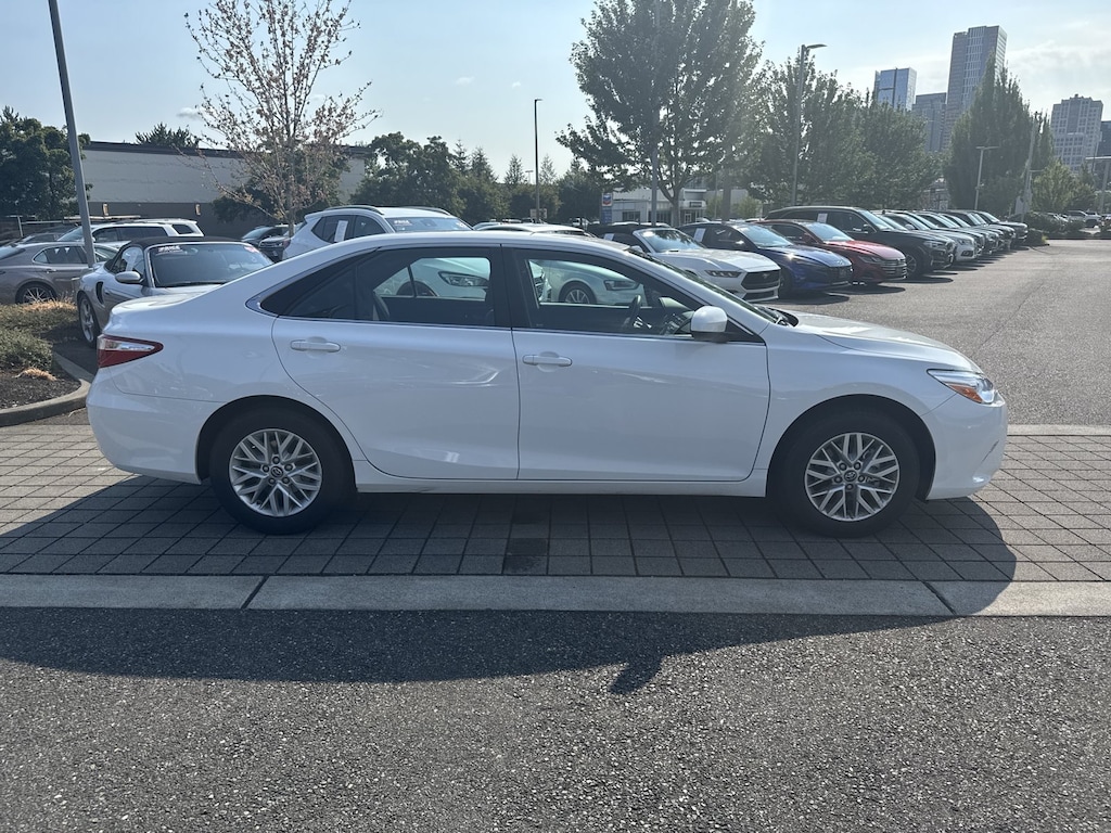 Used 2017 Toyota Camry LE Sedan