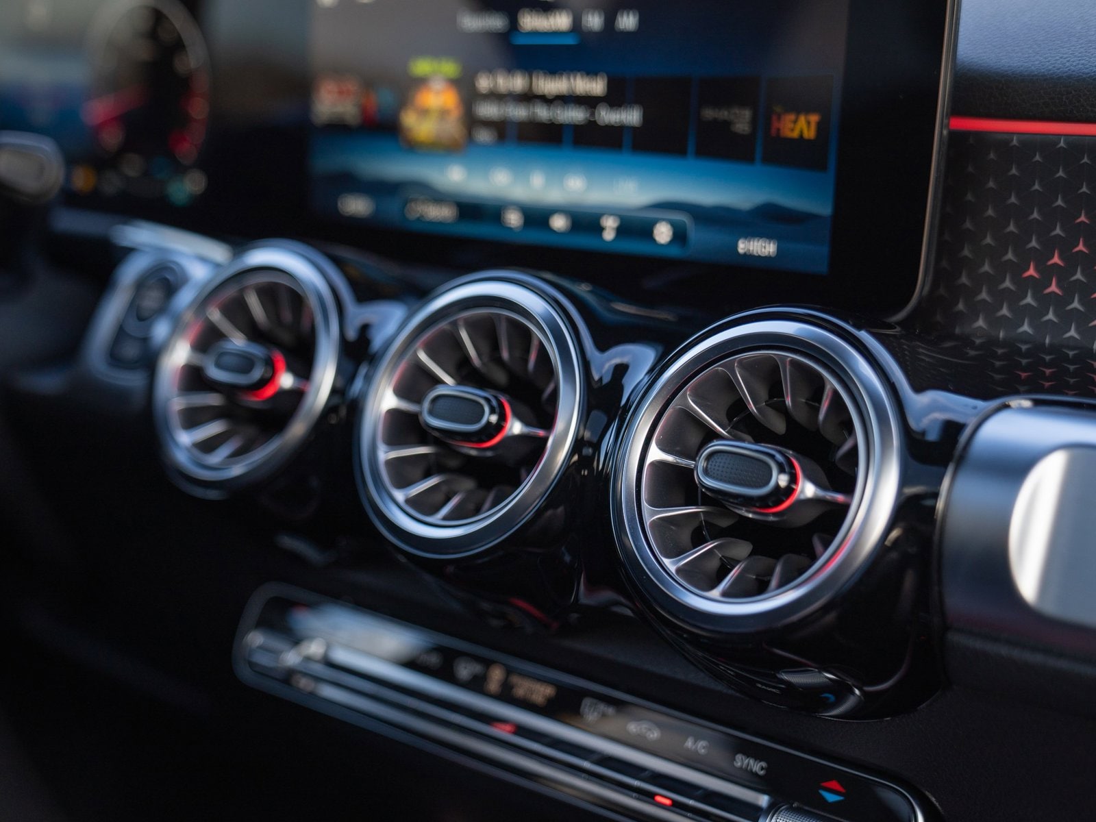 2026 Mercedes-Benz GLB GLB 250 - Photo 30