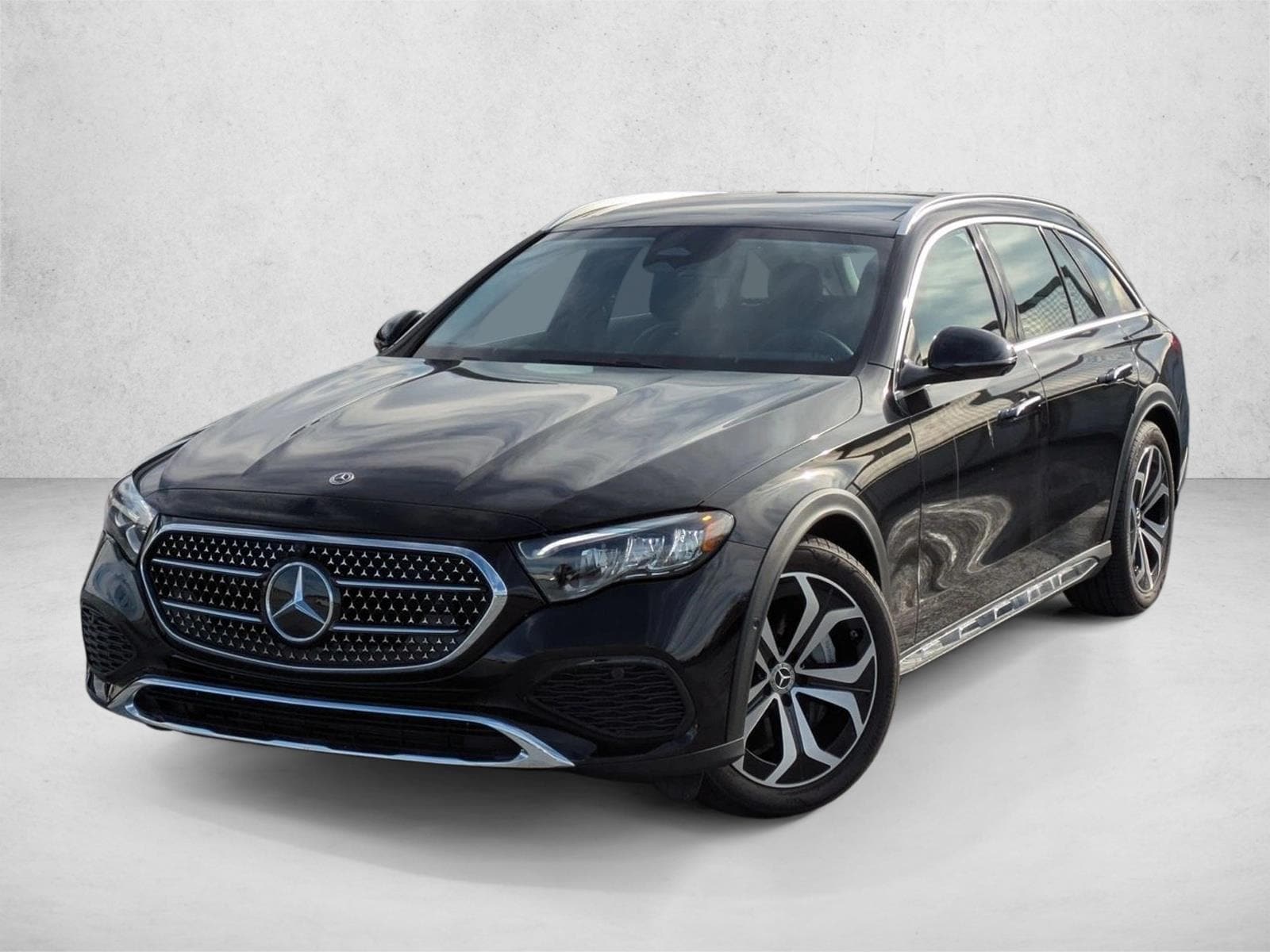 2026 Mercedes-Benz E-Class E450 4MATIC All-Terrain's photo