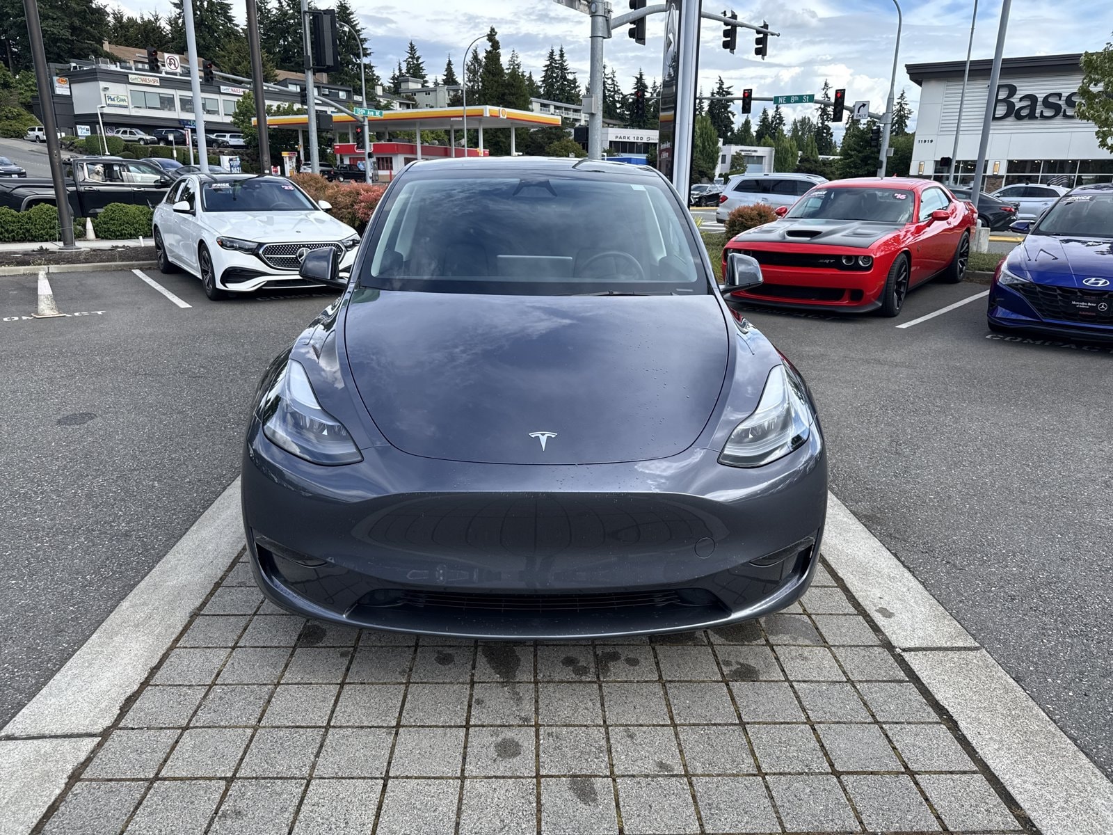 Used 2023 Tesla Model Y Long Range with VIN 7SAYGAEEXPF926266 for sale in Bellevue, WA