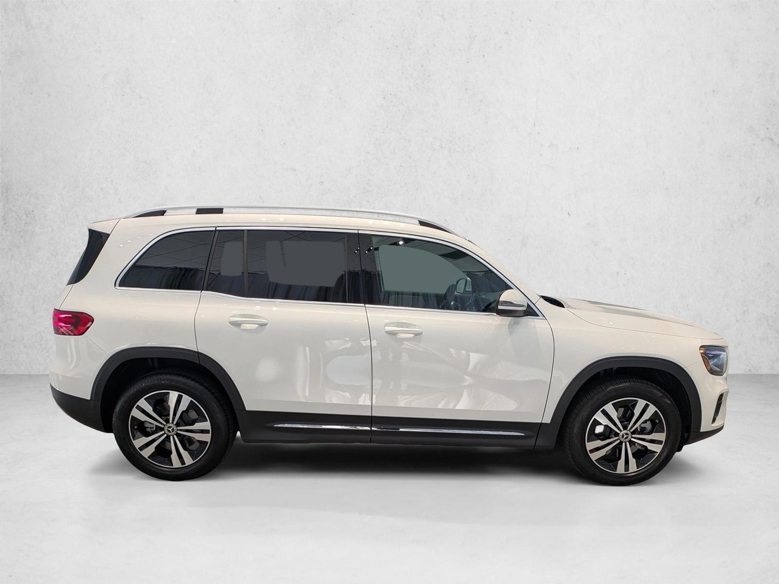 2025 Mercedes Benz GLB 250 4MATIC photo 4