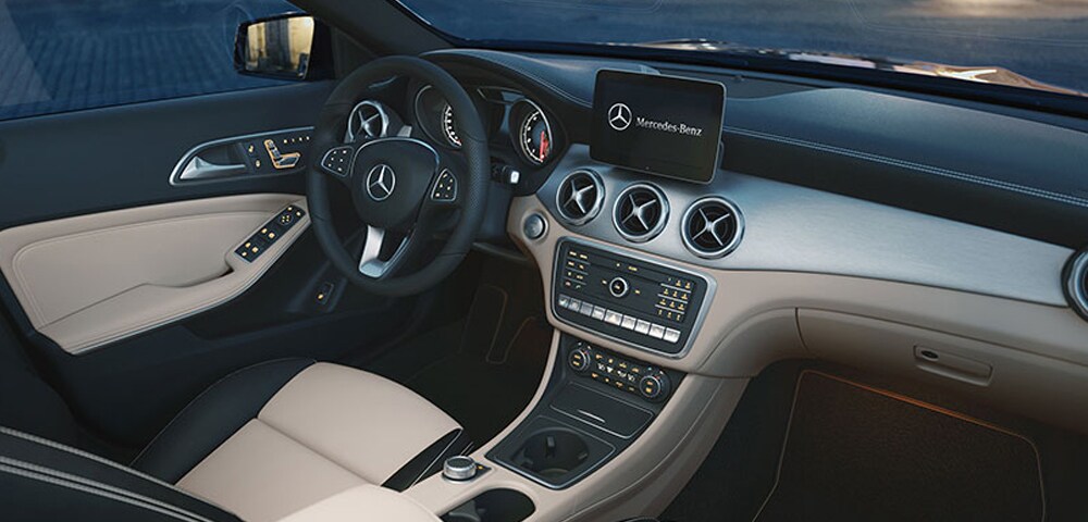 Interior photo 2018 Mercedes-Benz GLA 250