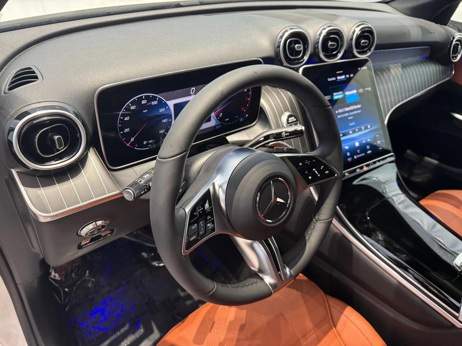 2025 Mercedes Benz GLC 300 4MATIC photo 2