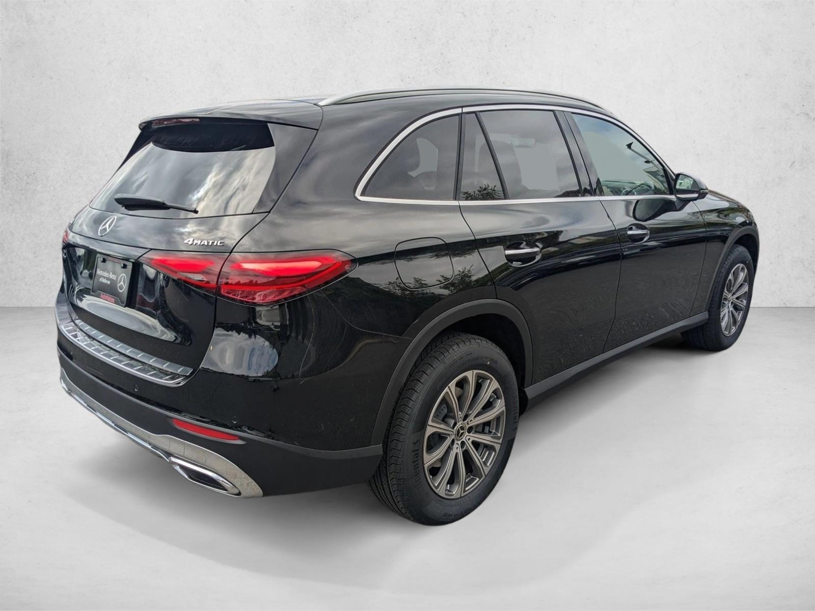 2025 Mercedes Benz GLC 300 4MATIC photo 2