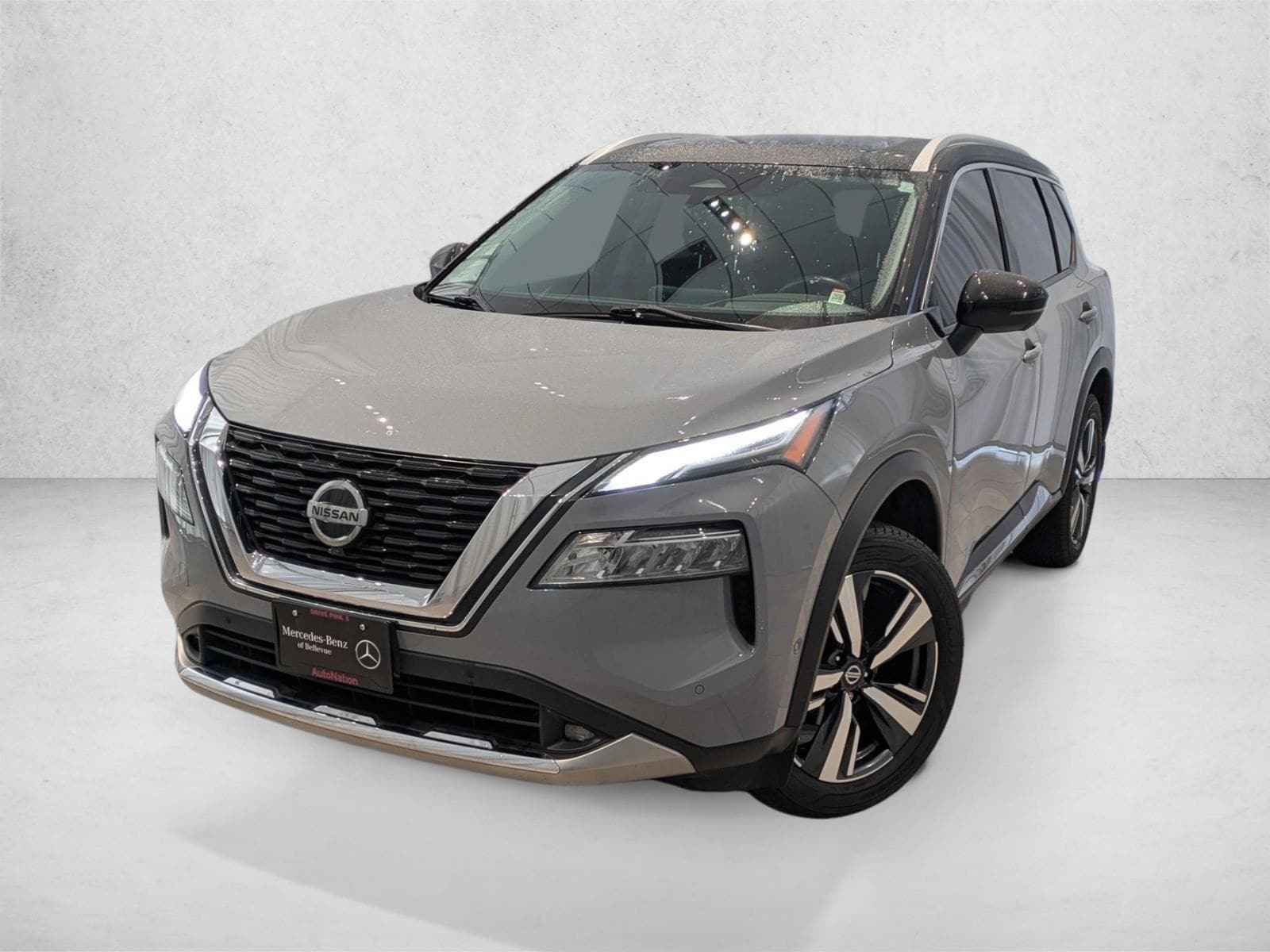 2021 Nissan Rogue Platinum's photo