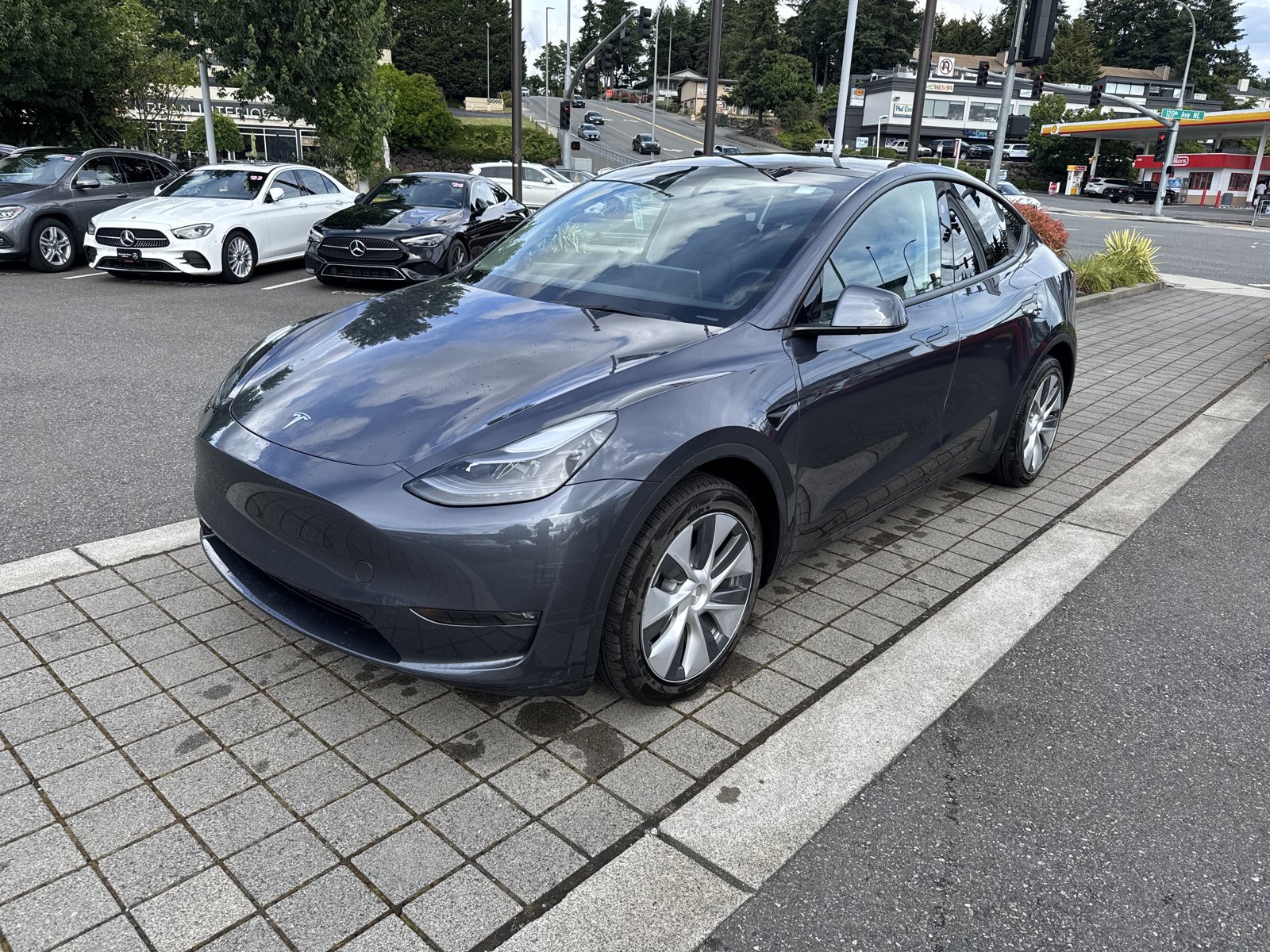 2023 Tesla Model Y Long Range Dual Motor All-Wheel Drive's photo
