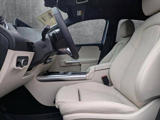 2025 Mercedes Benz GLA 250 4MATIC photo 4