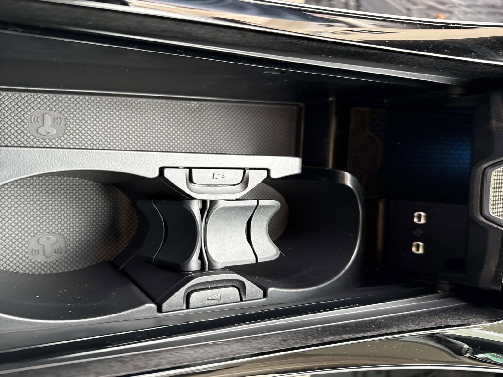 2025 MERCEDES-BENZ C-CLASS - Image 32