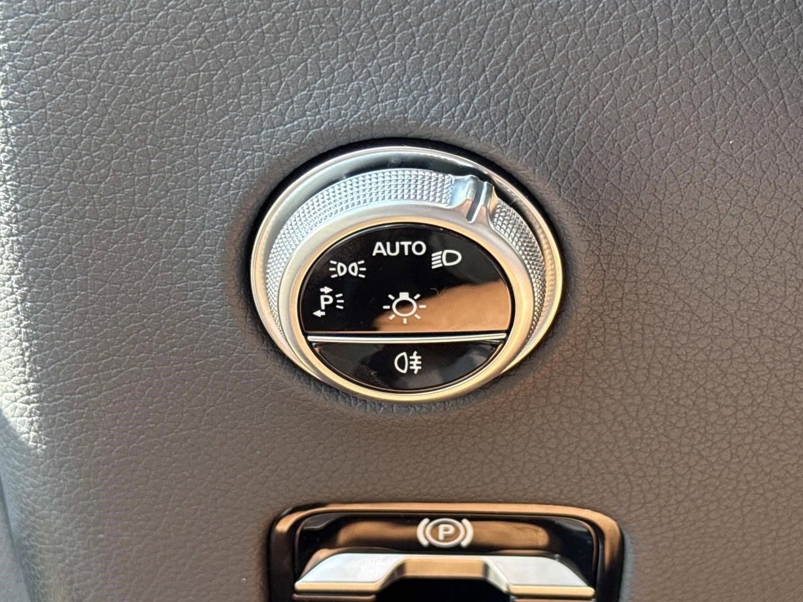 2025 MERCEDES-BENZ GLC-CLASS - Image 30