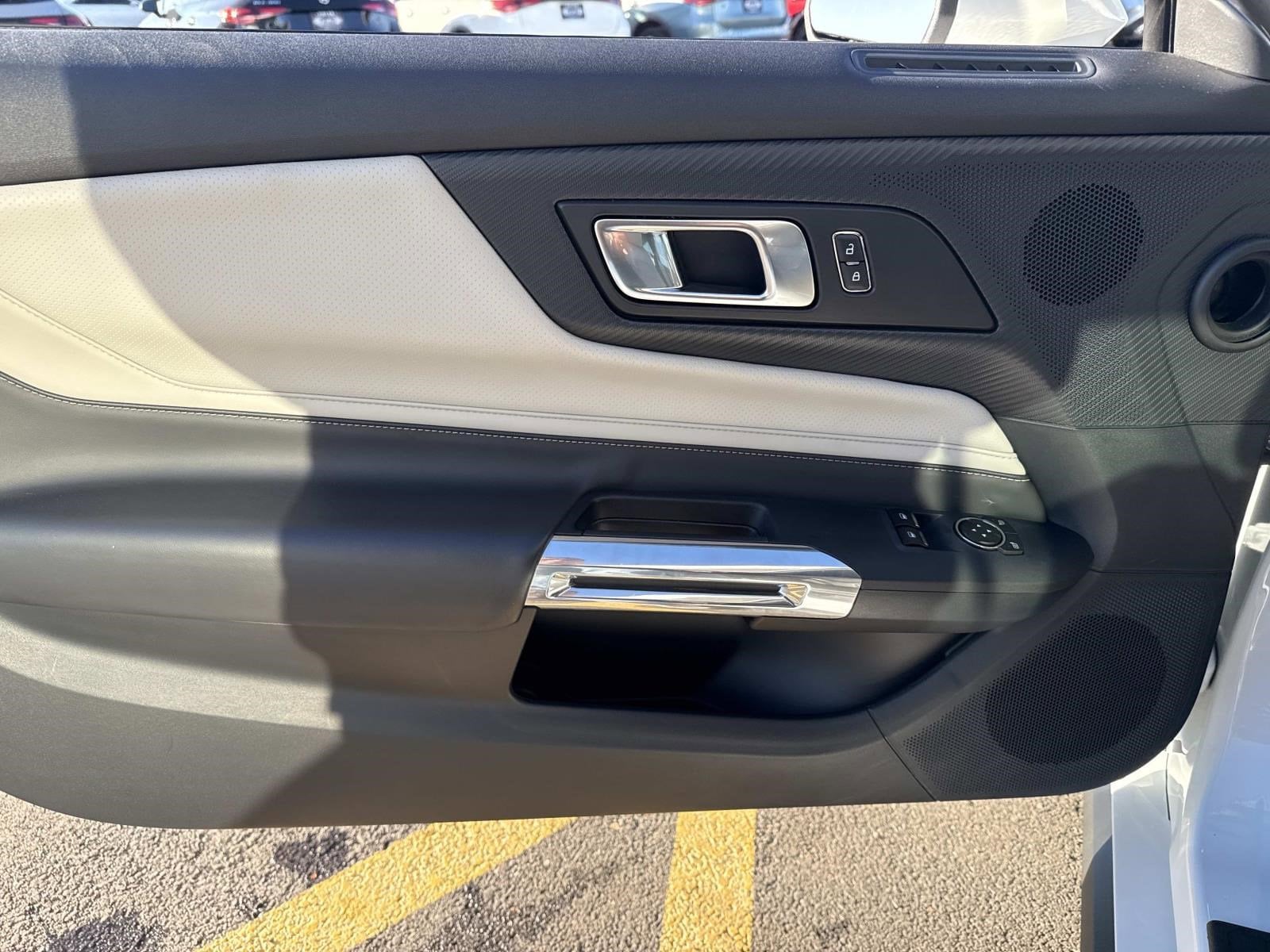 2024 FORD MUSTANG - Image 16