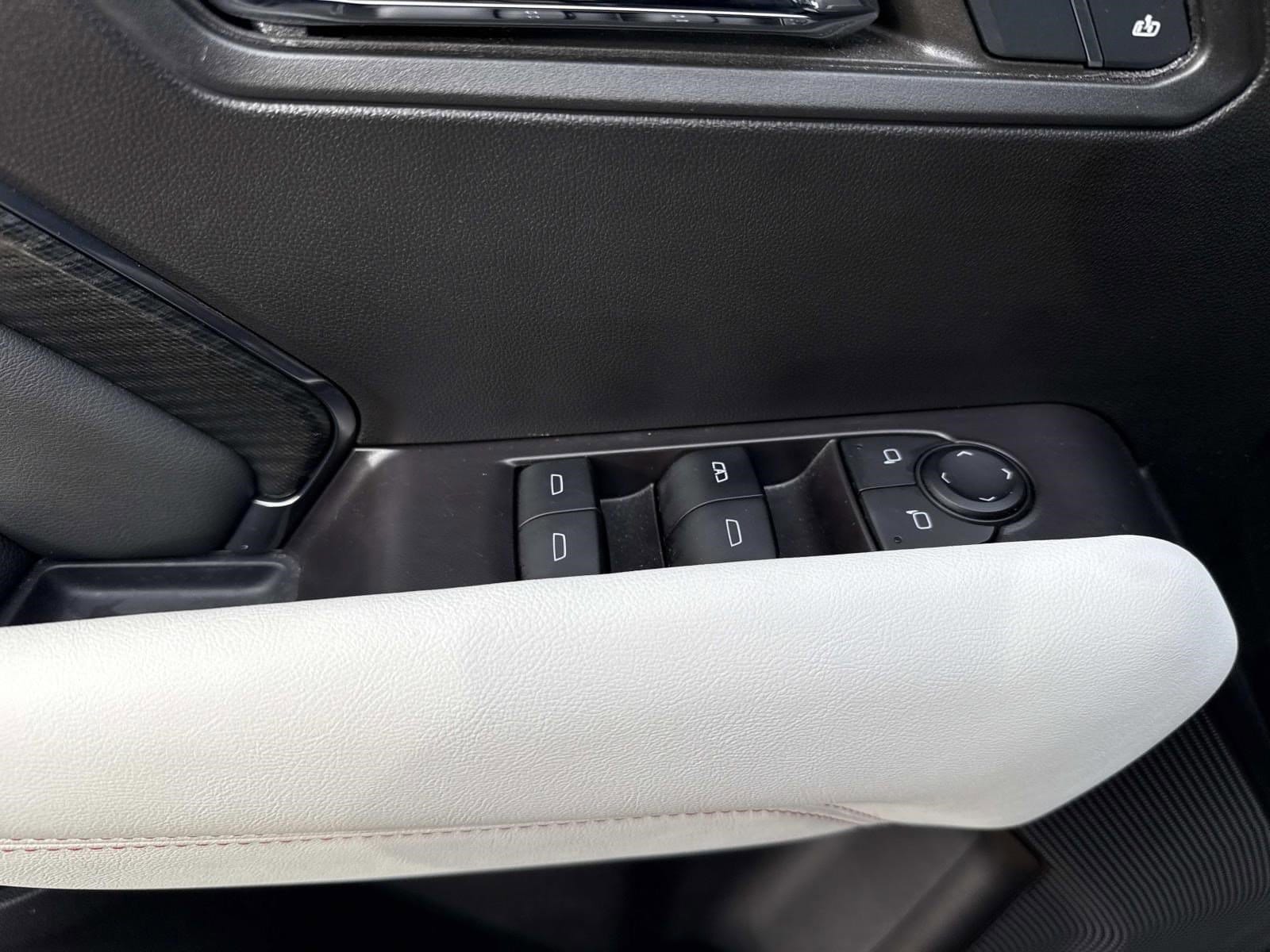 2024 GMC CANYON - Image 23