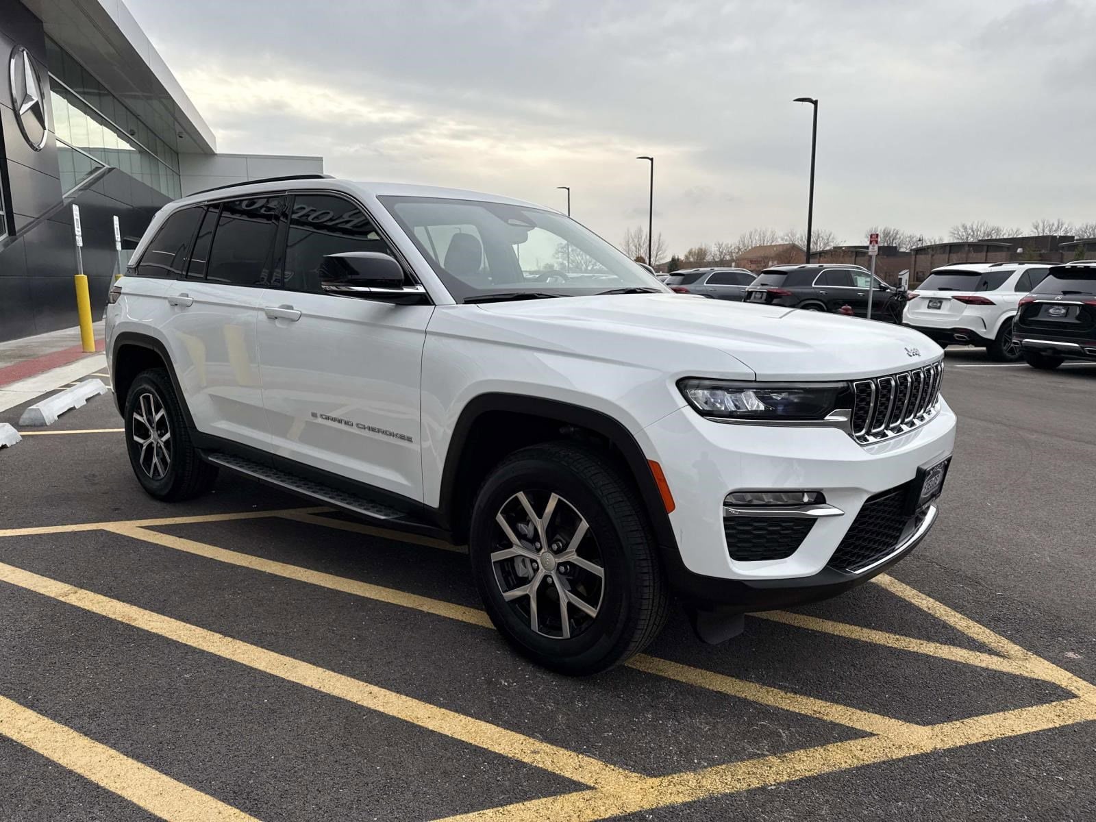 2024 JEEP GRAND CHEROKEE - Image 4