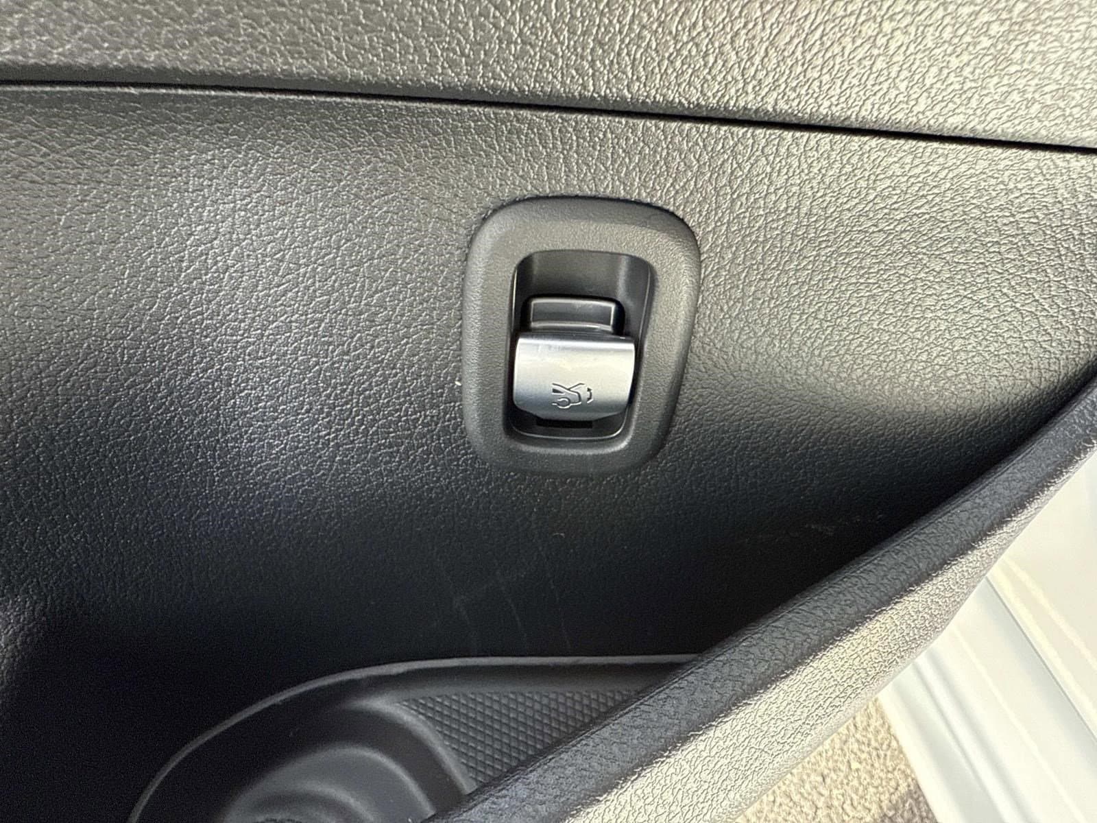 2026 MERCEDES-BENZ C-CLASS - Image 26