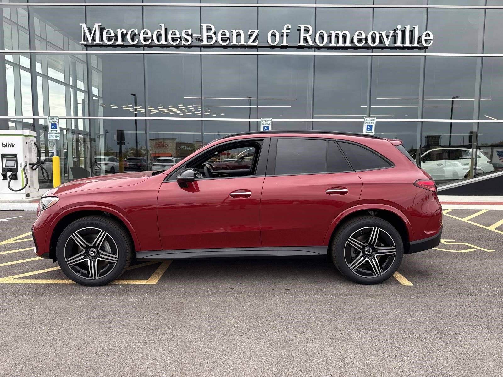 2026 Mercedes Benz GLC 300 4MATIC photo 2