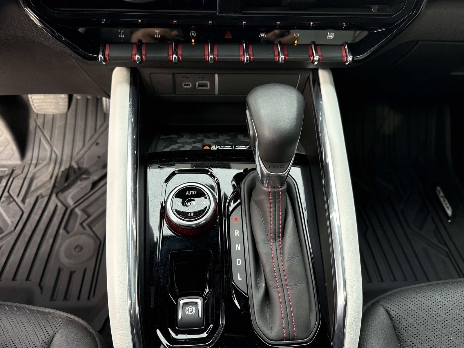 2024 GMC CANYON - Image 32