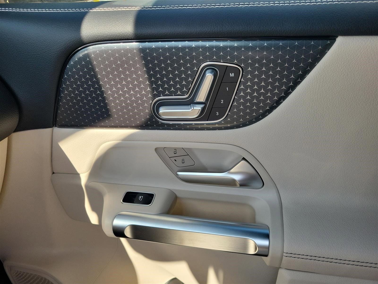 2025 MERCEDES-BENZ GLB-CLASS - Image 32