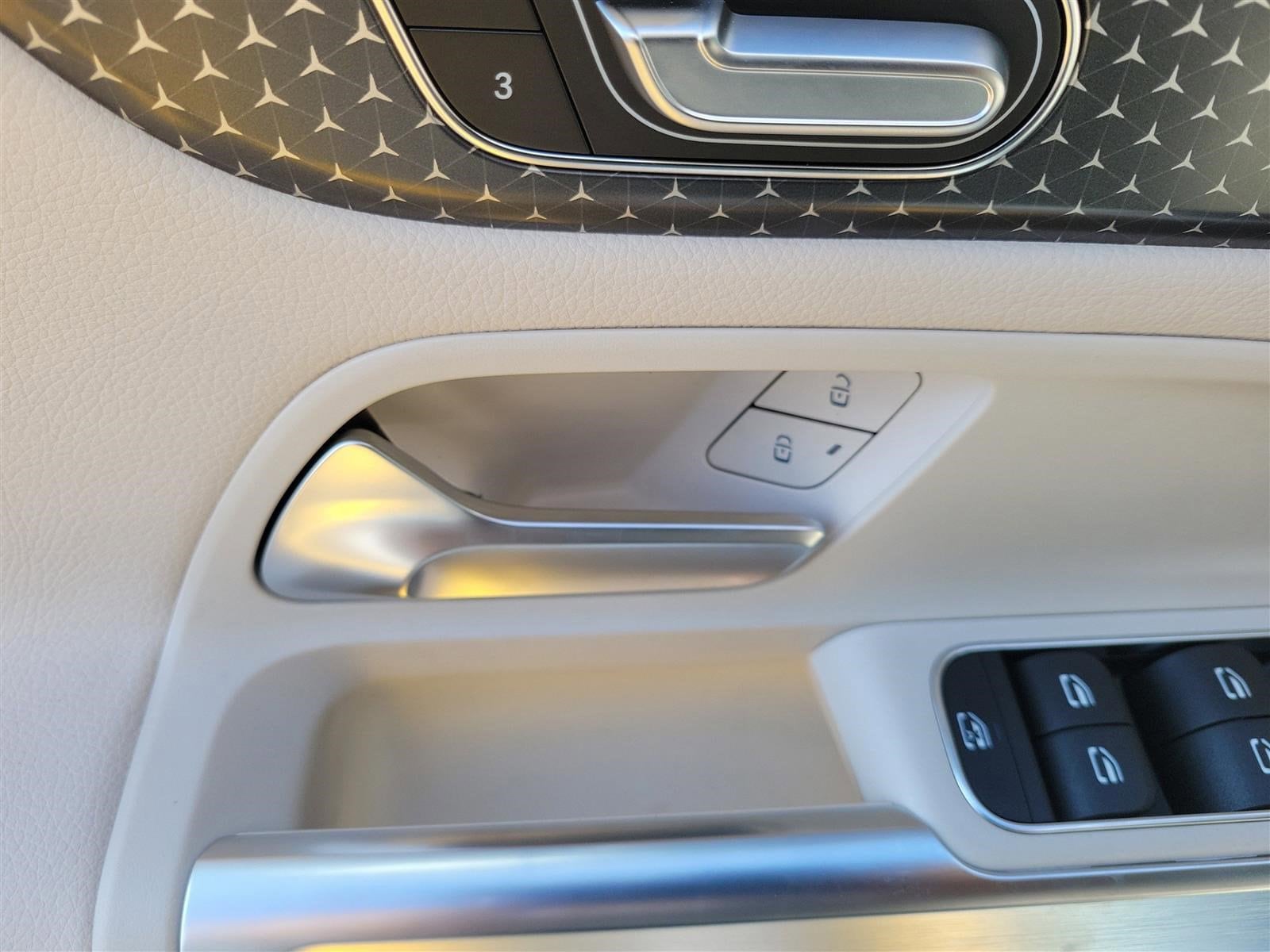 2025 MERCEDES-BENZ GLB-CLASS - Image 24