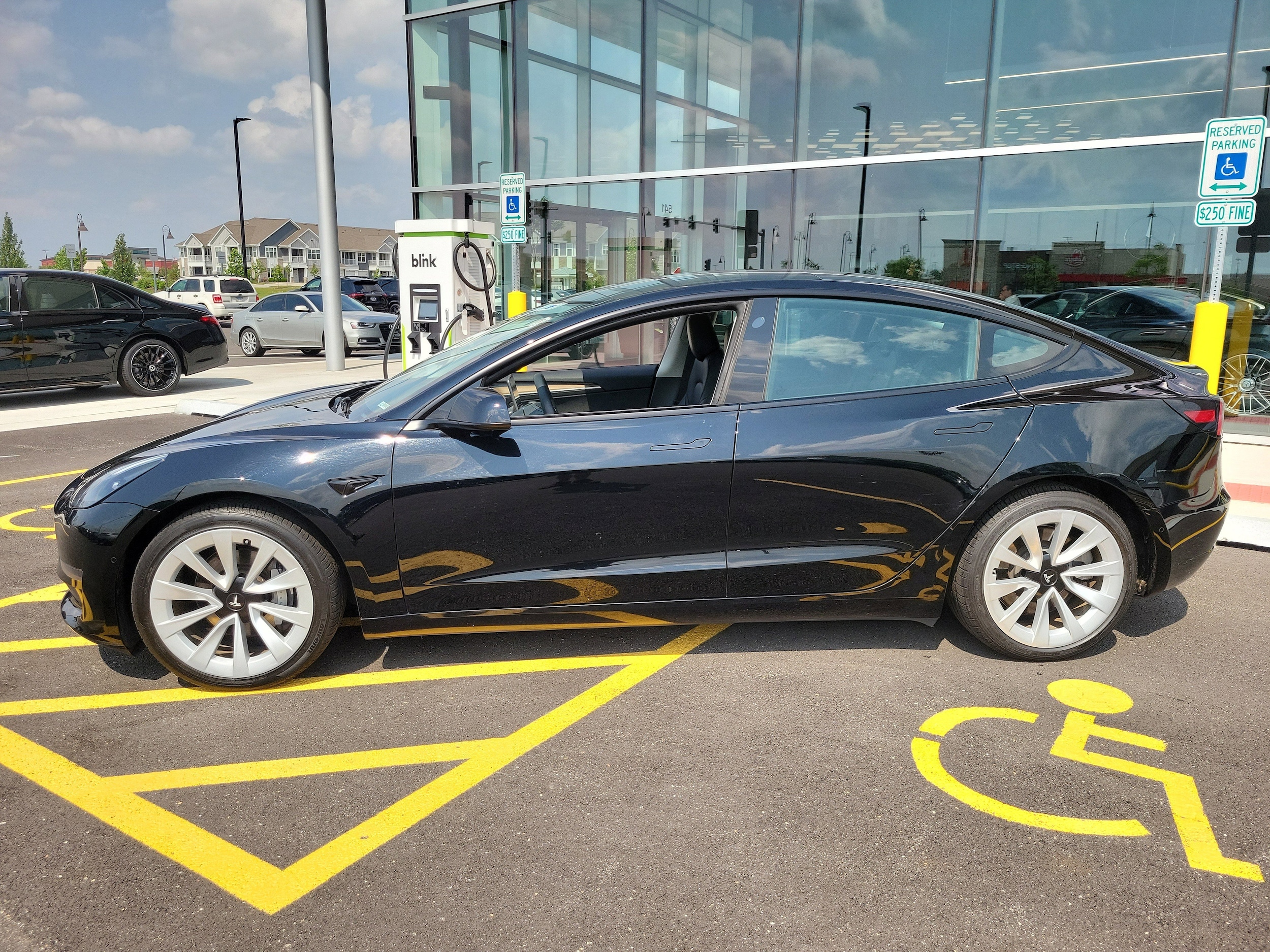 Used 2022 Tesla Model 3 Long Range with VIN 5YJ3E1EBXNF133971 for sale in Romeoville, IL