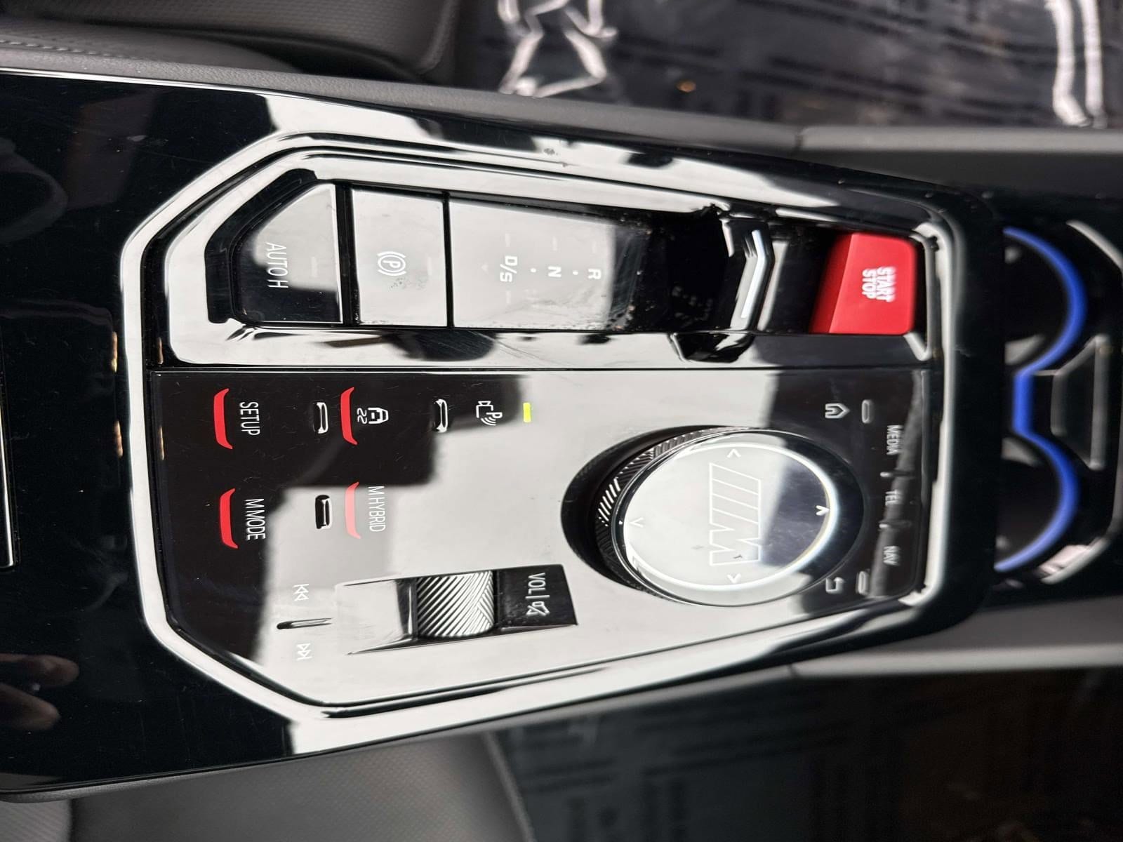 2025 BMW M5 - Image 33