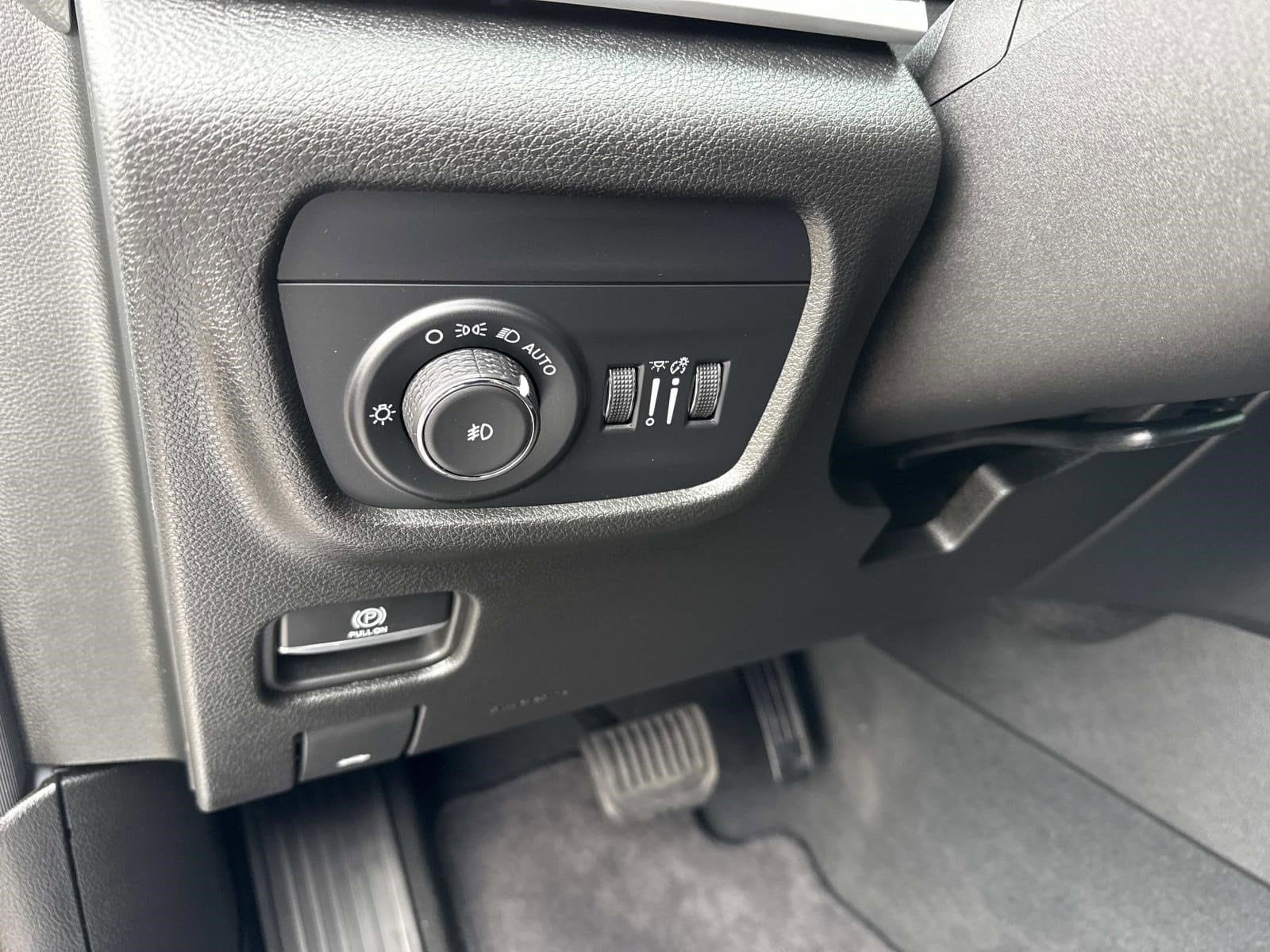 2024 JEEP GRAND CHEROKEE - Image 25