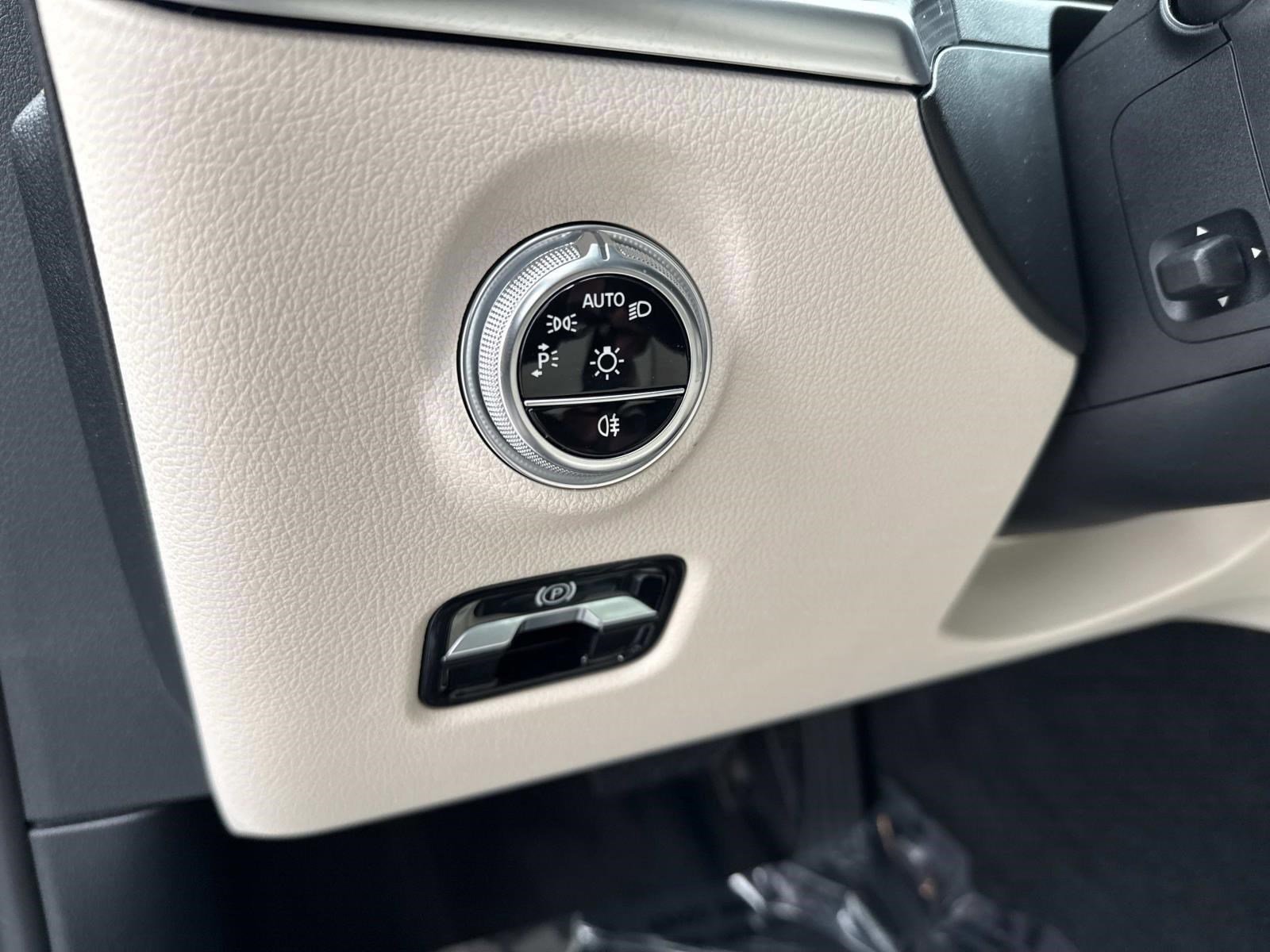 2025 MERCEDES-BENZ C-CLASS - Image 33