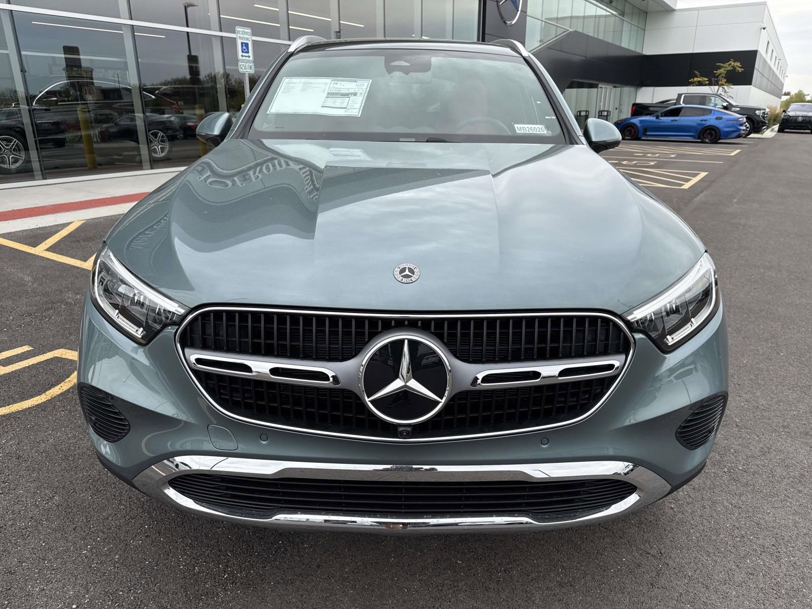 2026 Mercedes Benz GLC 300 4MATIC photo 3