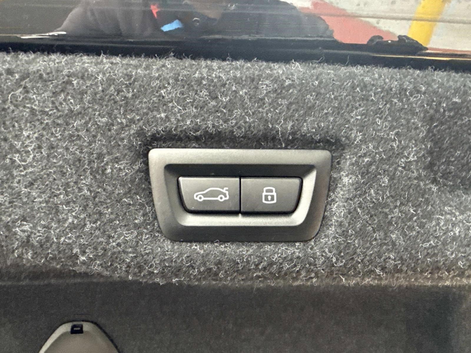 2025 BMW M5 - Image 11