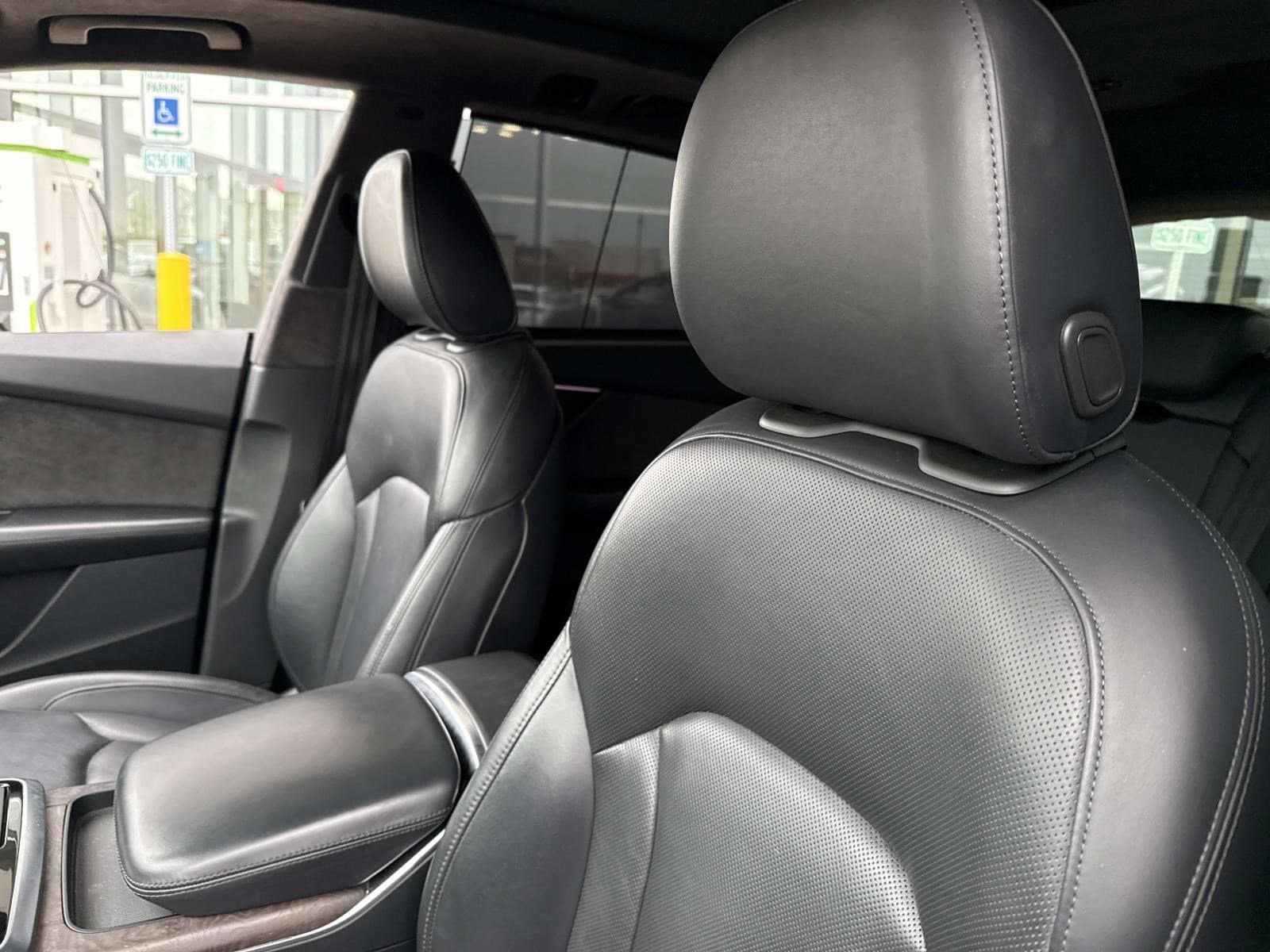 2019 AUDI Q8 - Image 24