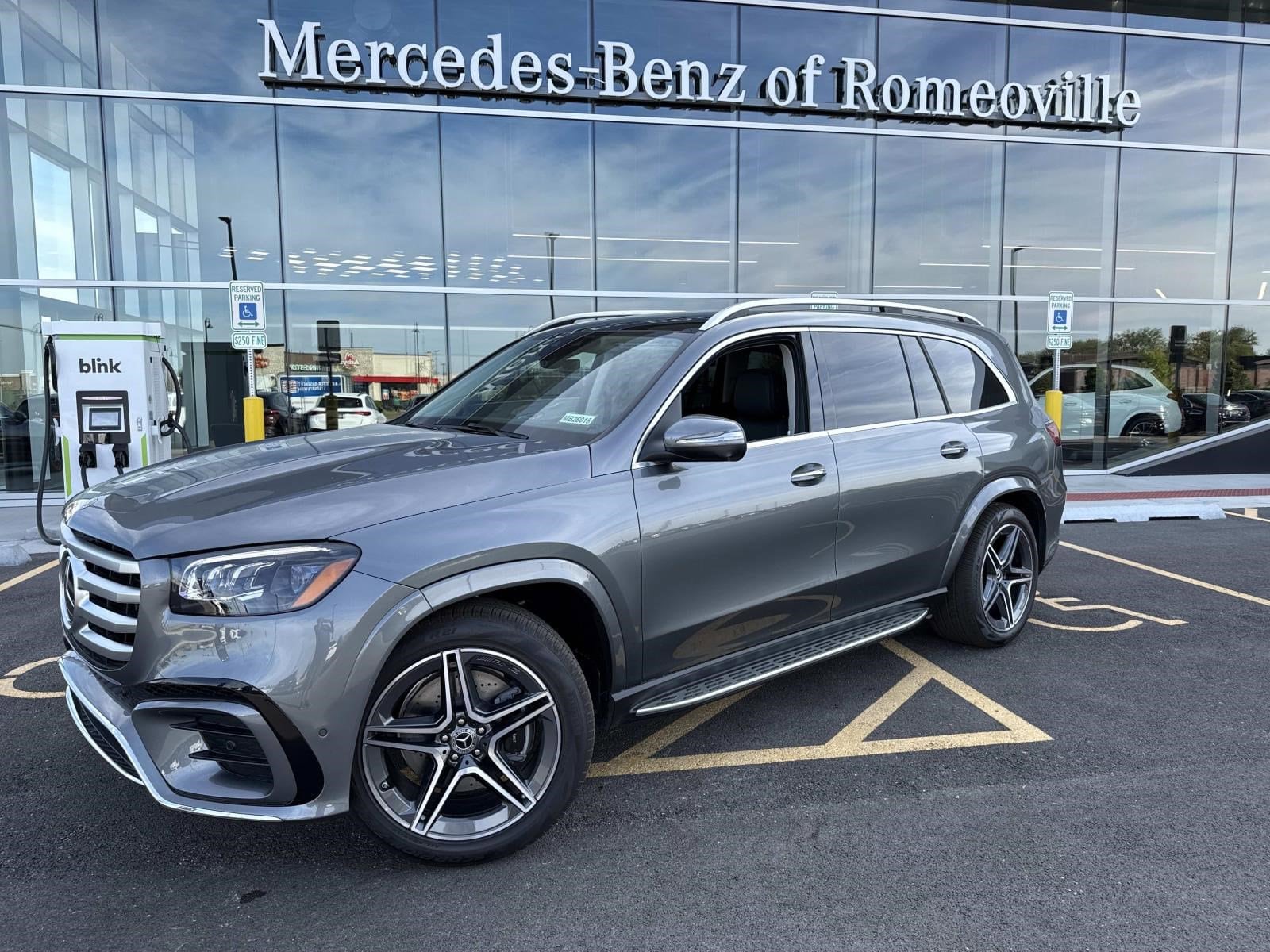 2026 Mercedes-Benz GLS Base's photo