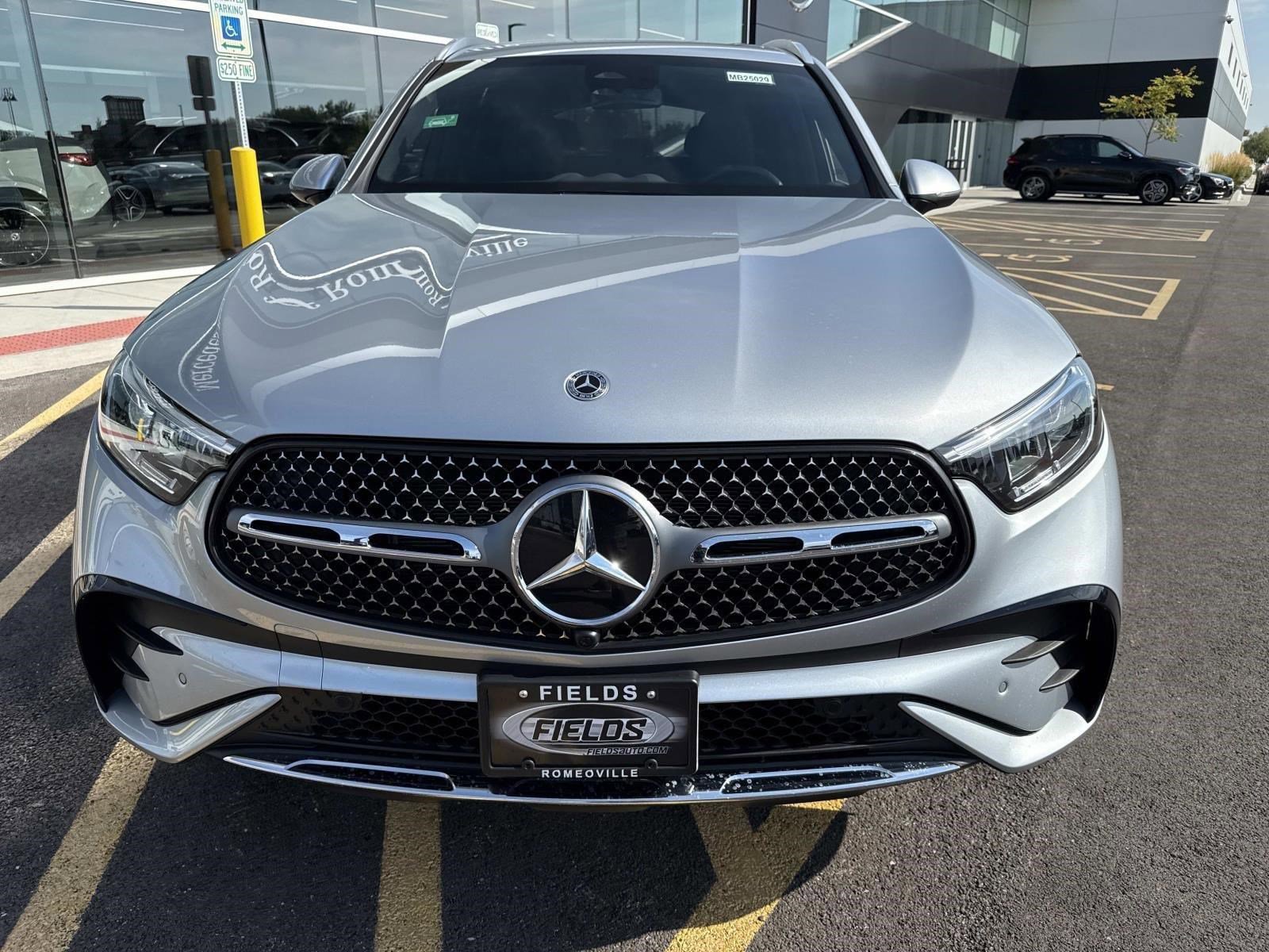 2025 Mercedes Benz GLC 350e 4MATIC photo 3