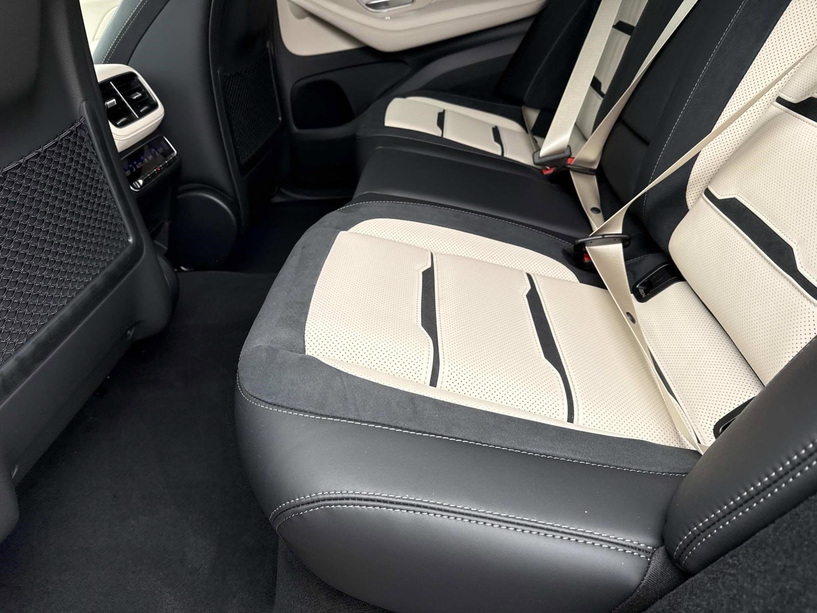 2026 Mercedes-Benz GLE AMG GLE 53 - Photo 17