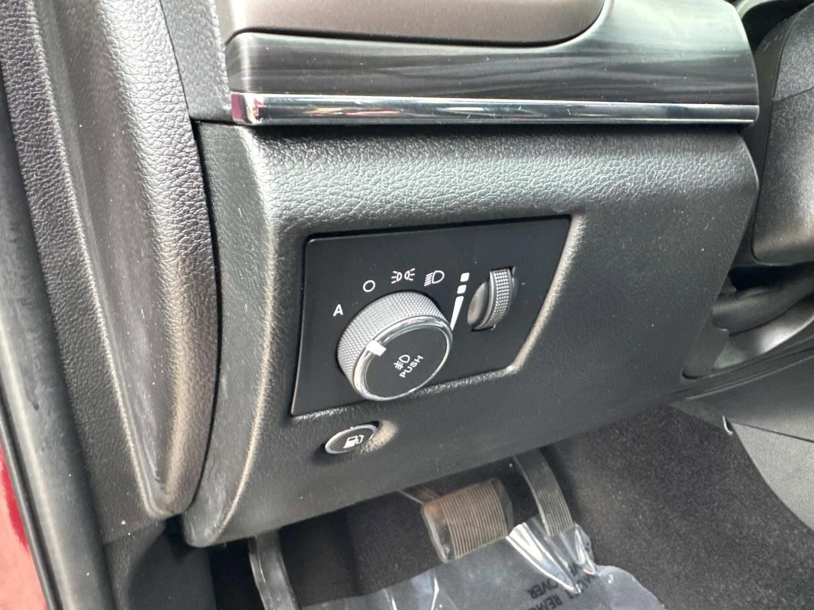 2022 JEEP GRAND CHEROKEE - Image 32