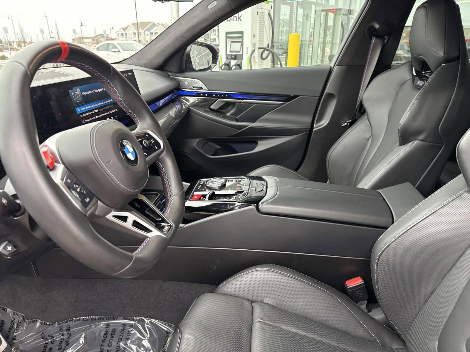 2025 BMW M5 - Image 28