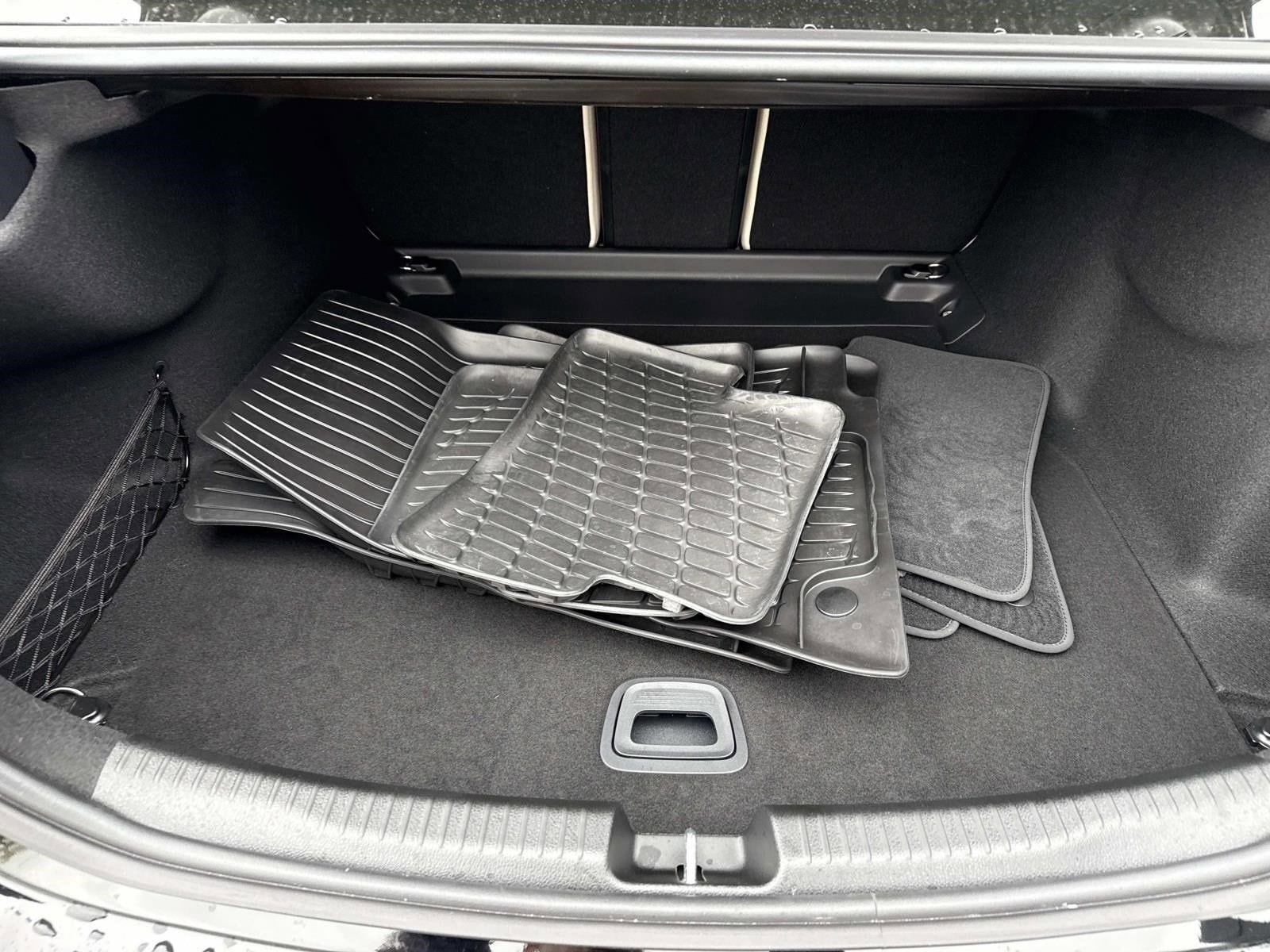 2025 MERCEDES-BENZ C-CLASS - Image 13