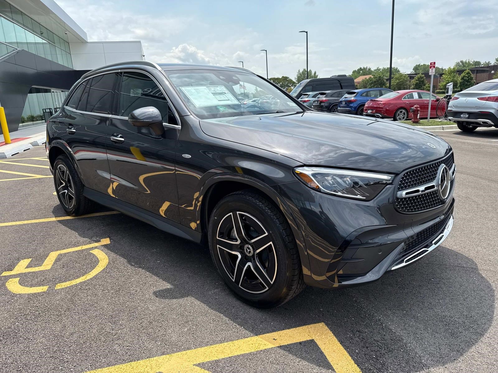 2025 Mercedes Benz GLC 350e 4MATIC photo 3