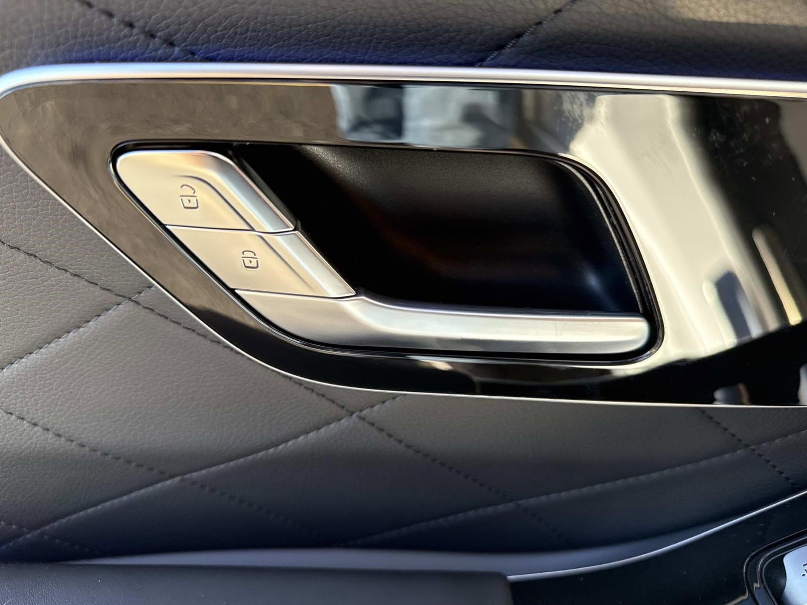 2025 MERCEDES-BENZ S-CLASS - Image 16