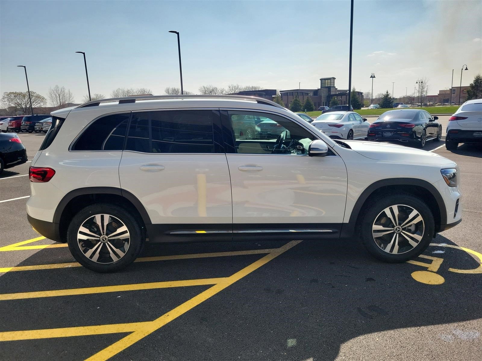 2025 MERCEDES-BENZ GLB-CLASS - Image 9