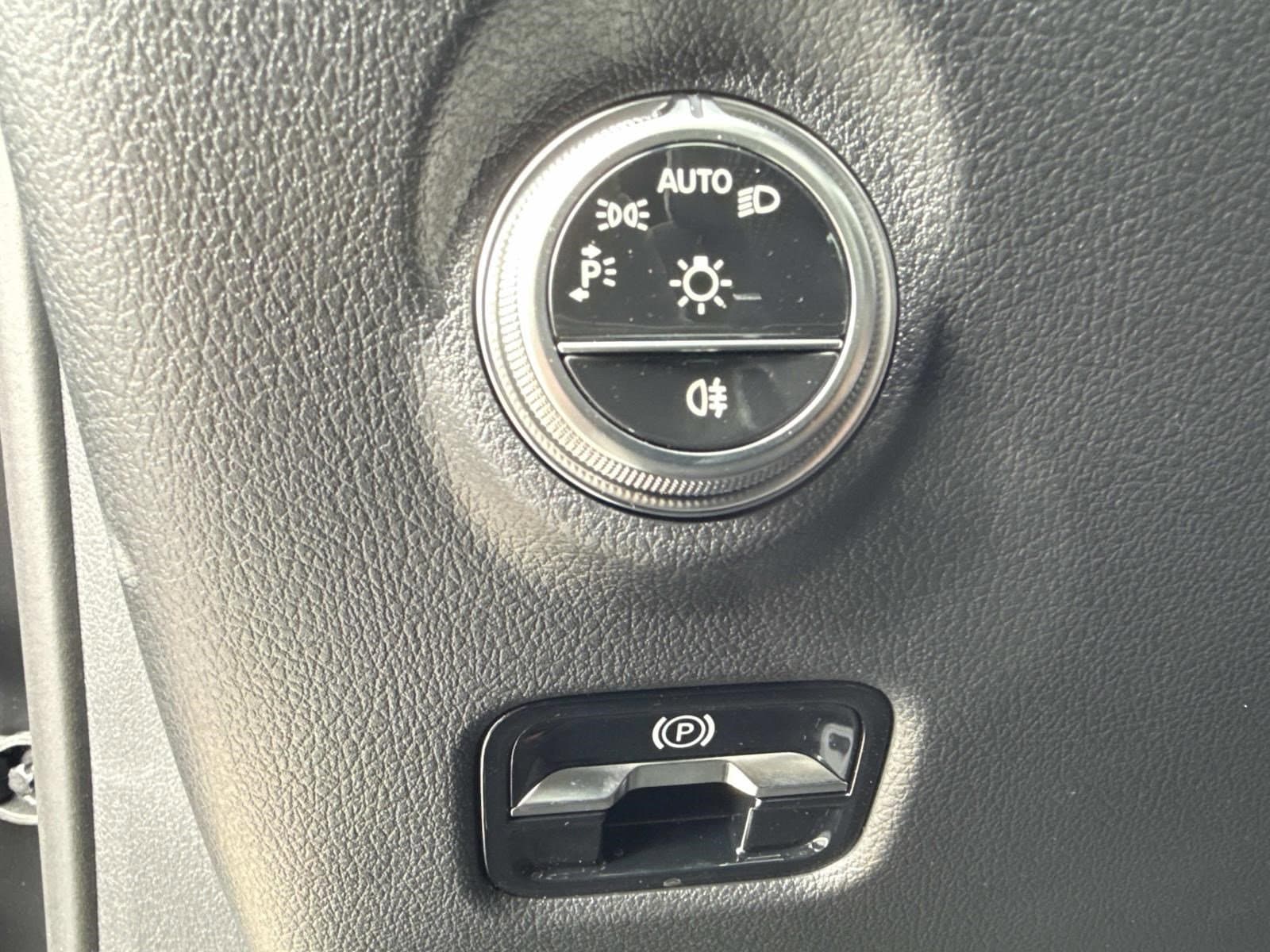 2026 MERCEDES-BENZ C-CLASS - Image 31