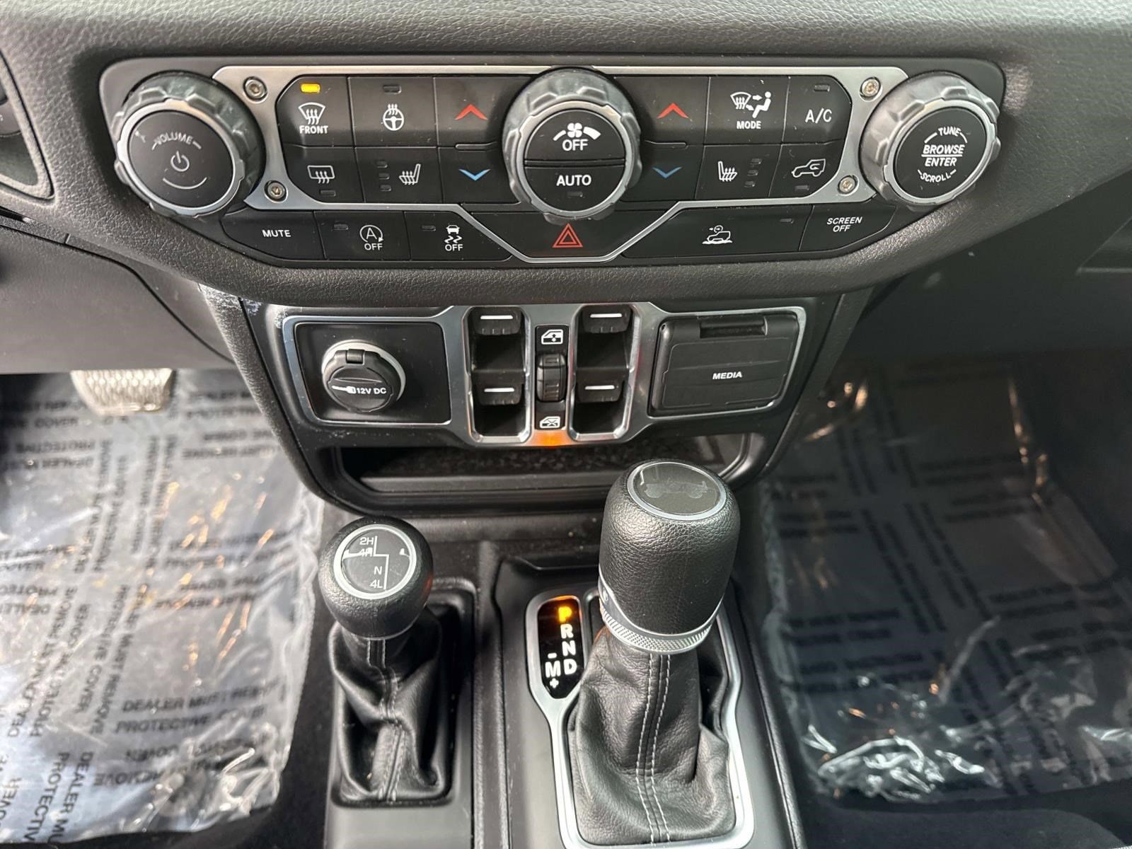 2024 JEEP WRANGLER - Image 30