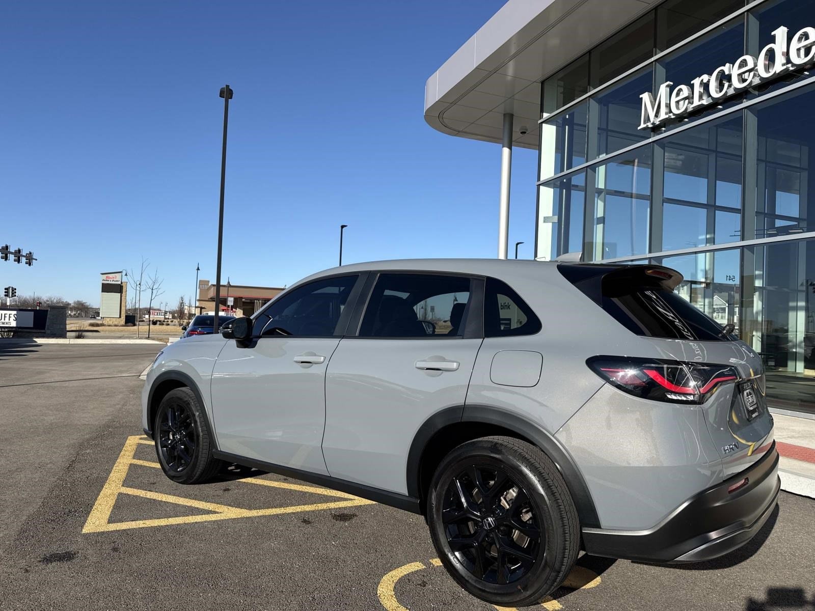 2023 HONDA HR-V - Image 11