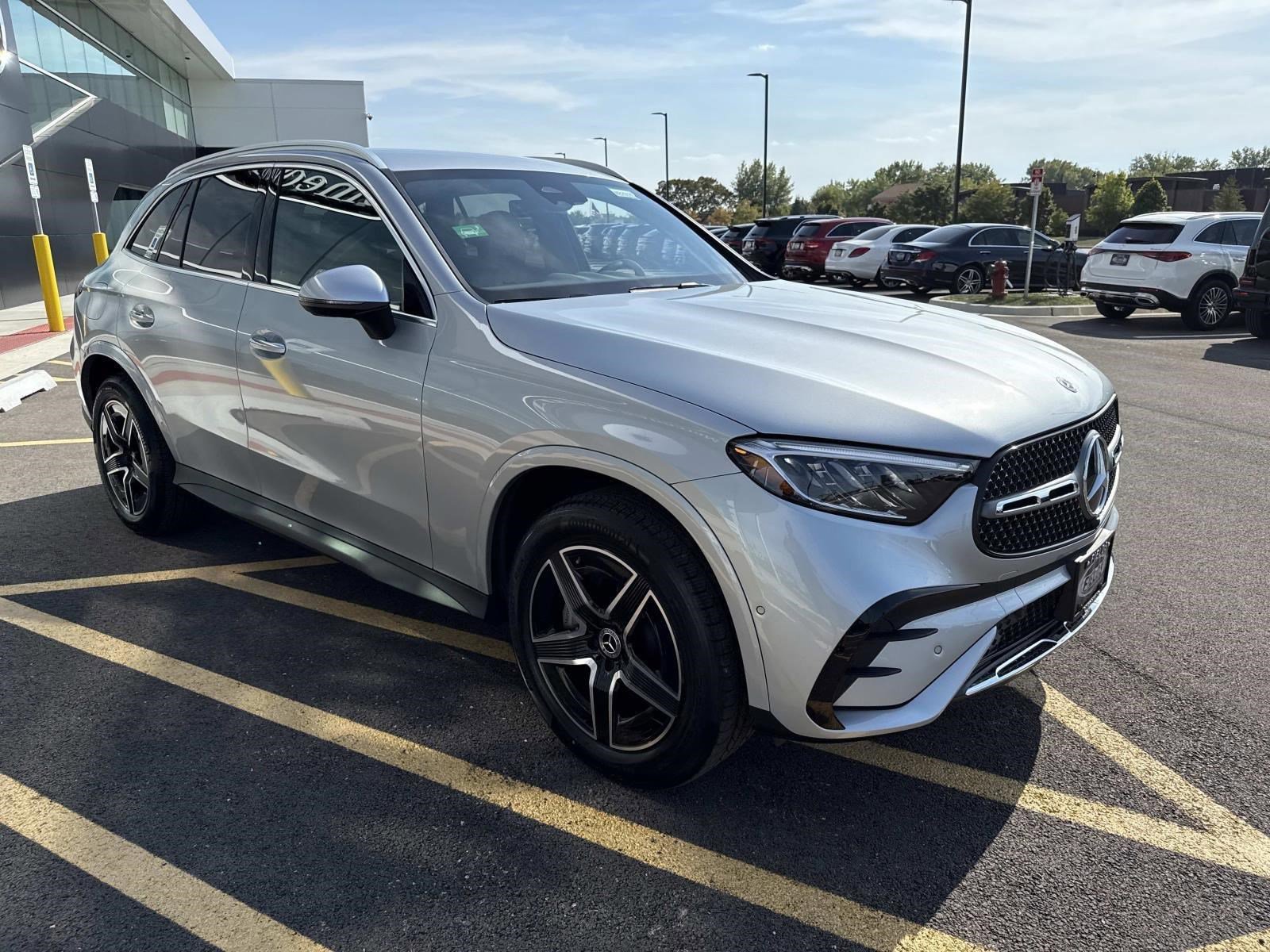 2025 Mercedes Benz GLC 350e 4MATIC photo 4