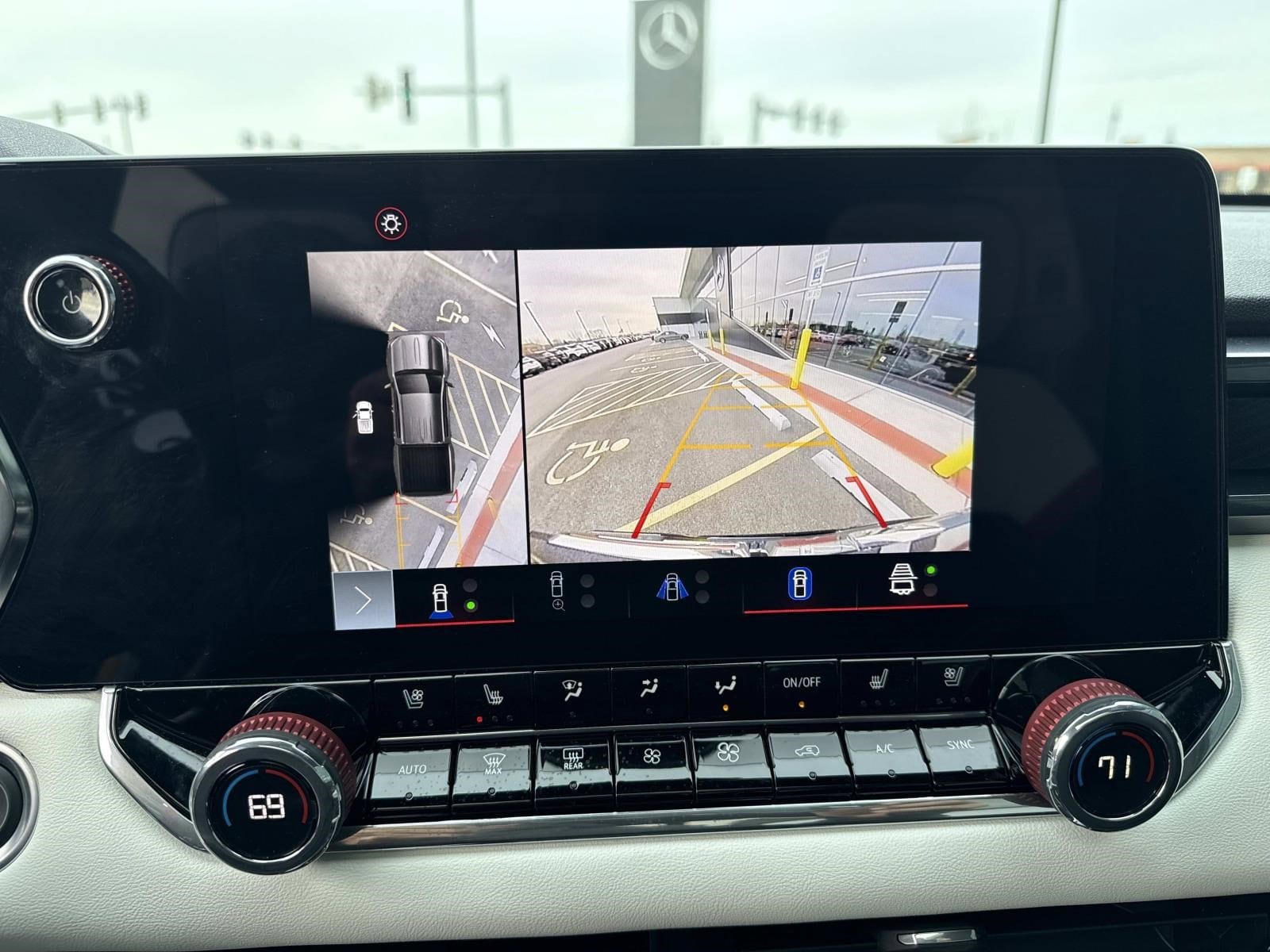 2024 GMC CANYON - Image 31