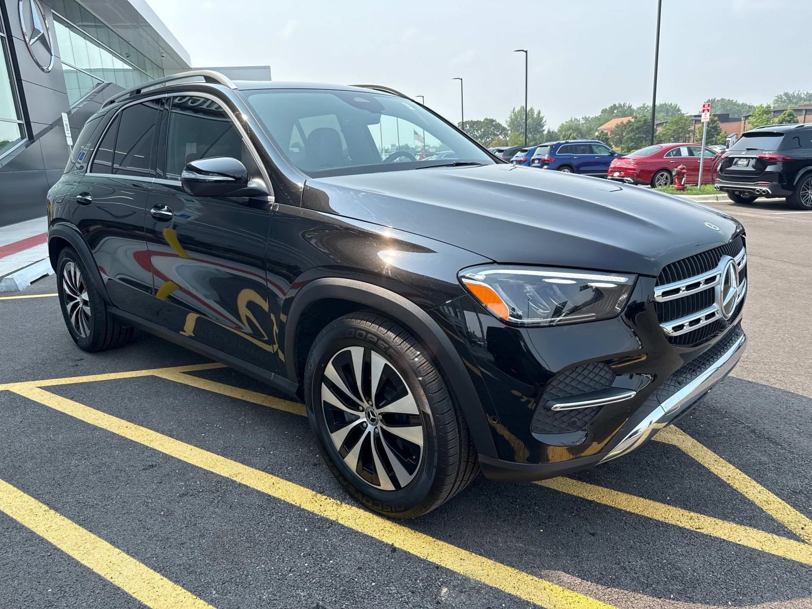 2025 Mercedes Benz GLE 450 4MATIC photo 3