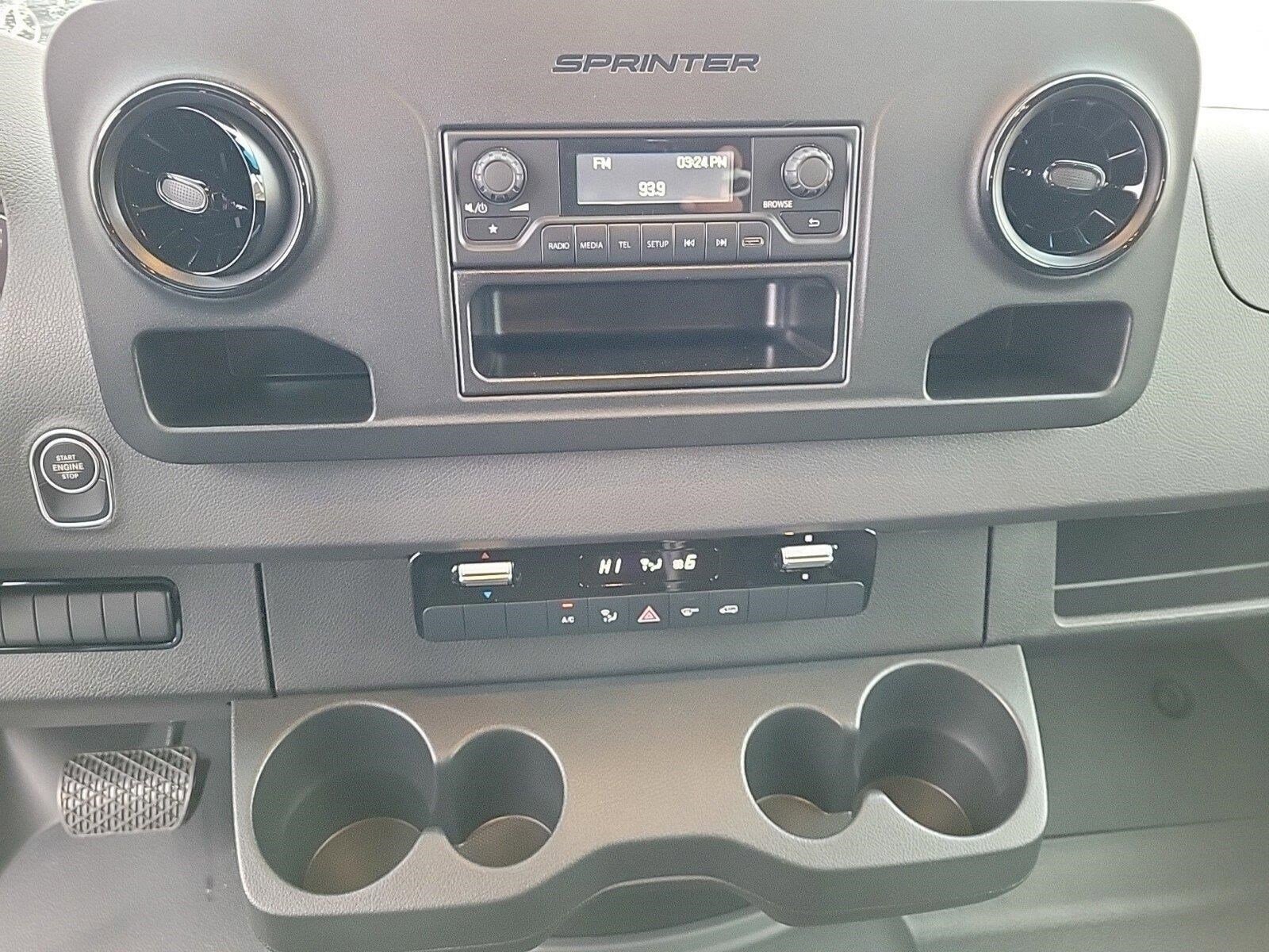 2025 MERCEDES-BENZ SPRINTER - Image 24